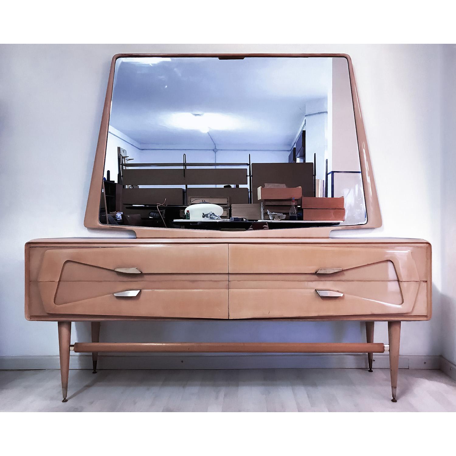 Italian Mid-Century Bedroom Suite Attributed to Silvio Cavatorta, 1950s 7