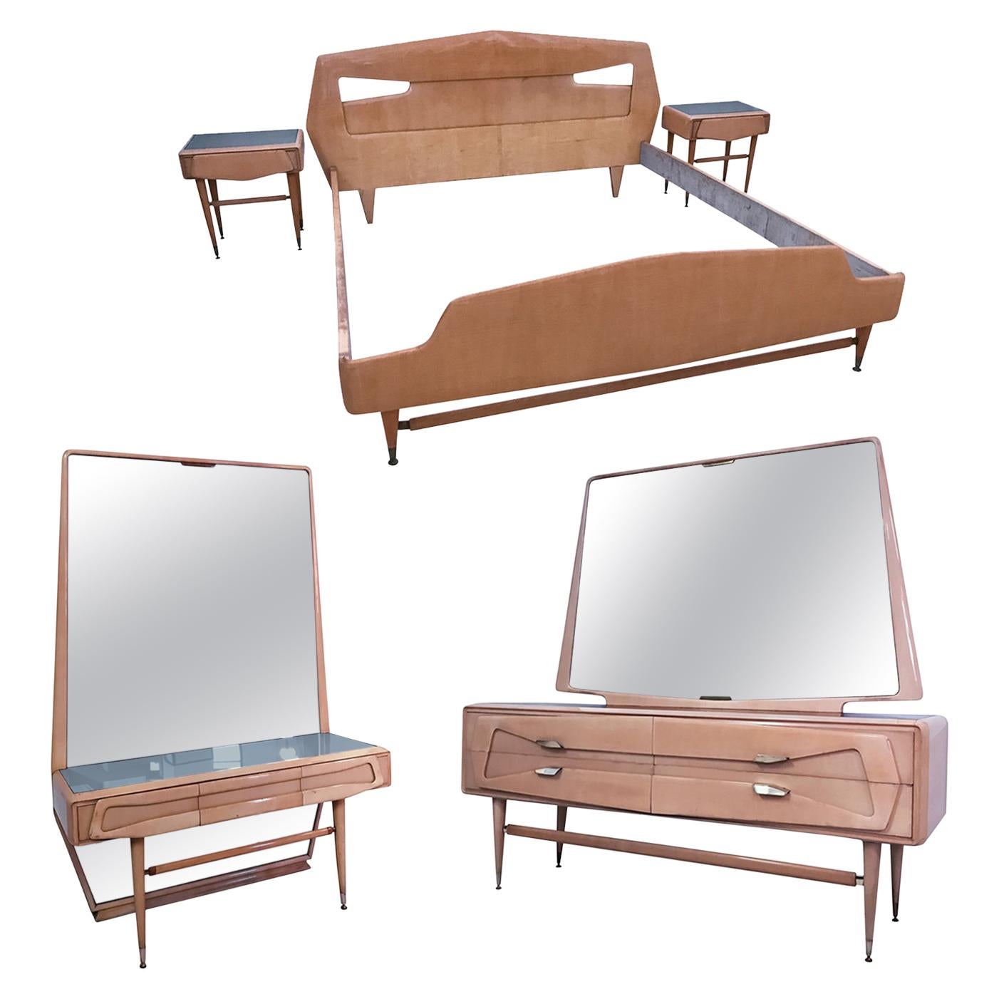 Italian Maple Bedroom Set Attributed to Silvio Cavatorta, 1950s