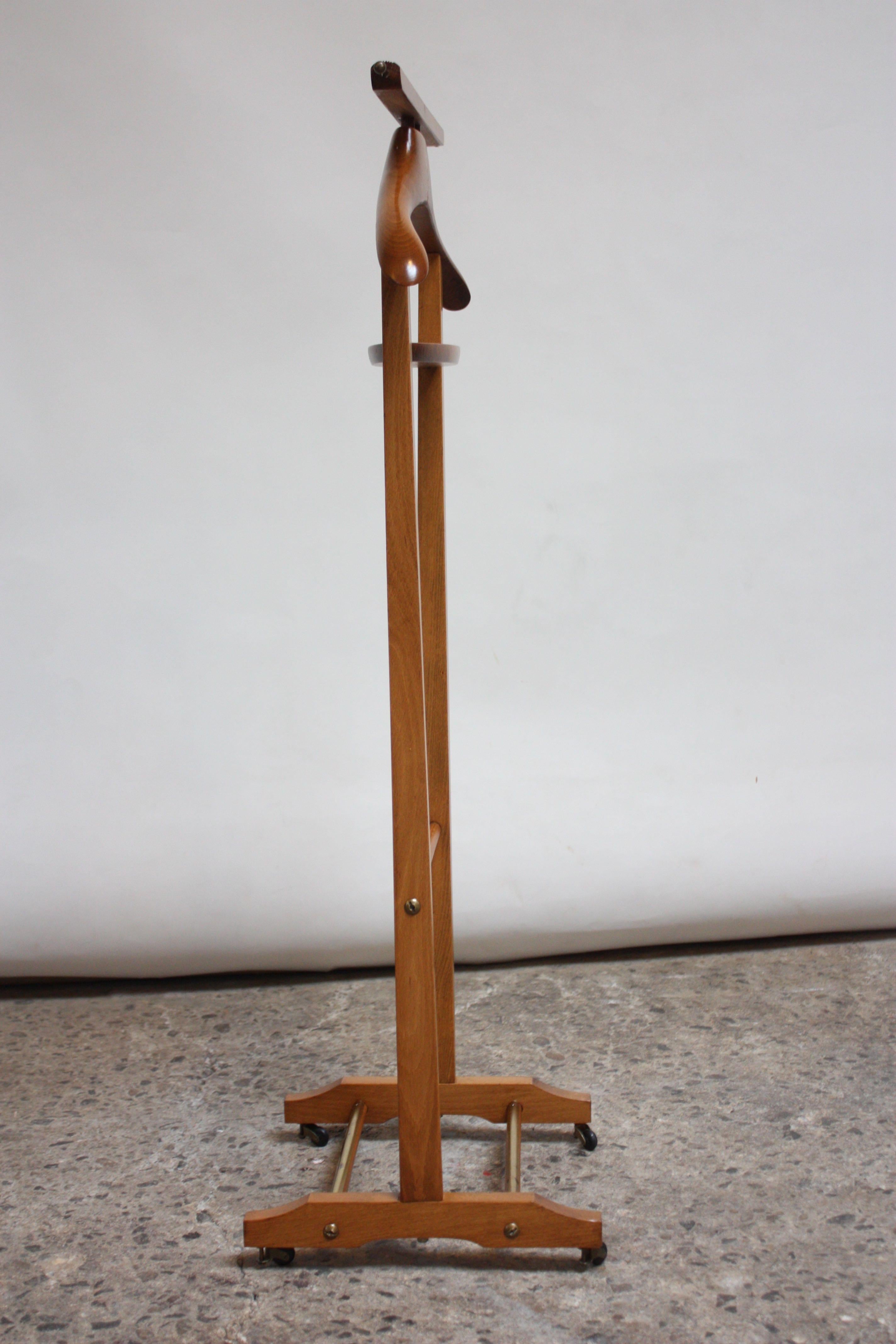 Mid-Century Modern Italian Maple Valet by Fratelli Reguitti in the Style of Ico Parisi