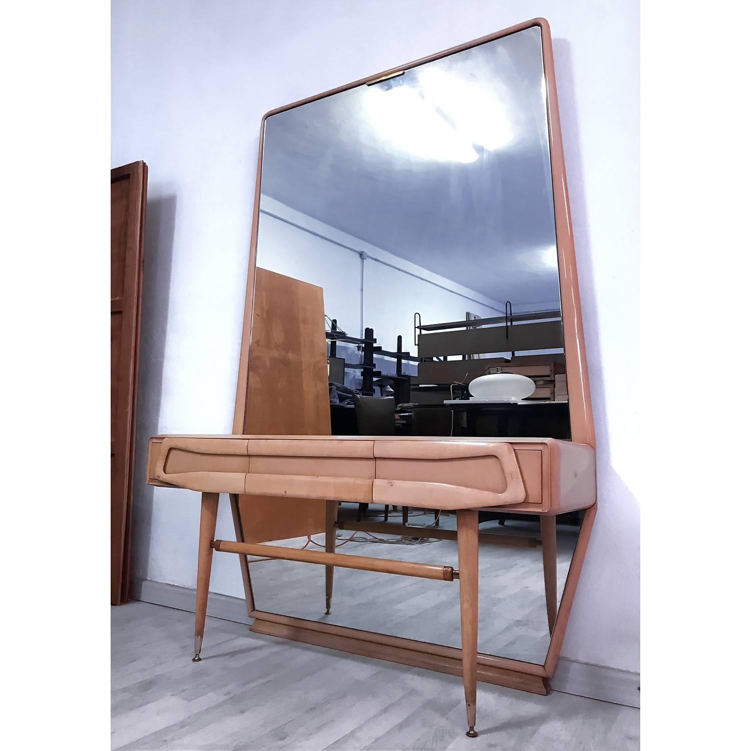 Italian Maple Vanity Dresser with Mirror attributed to Silvio Cavatorta, 1950s In Good Condition In Traversetolo, IT