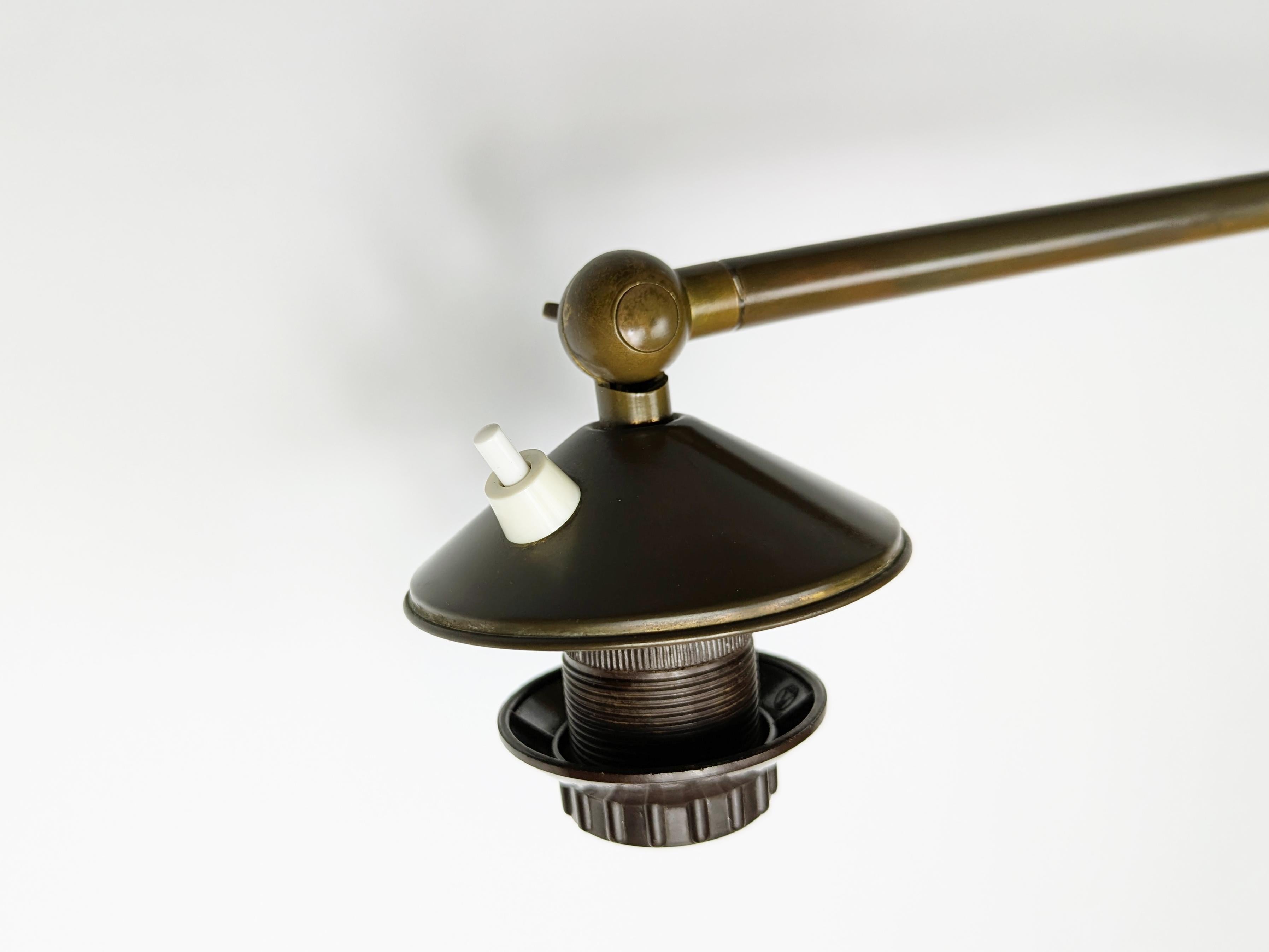 Lampadaire italien en marbre et laiton de style moderne du milieu du siècle, réglable en hauteur en vente 3