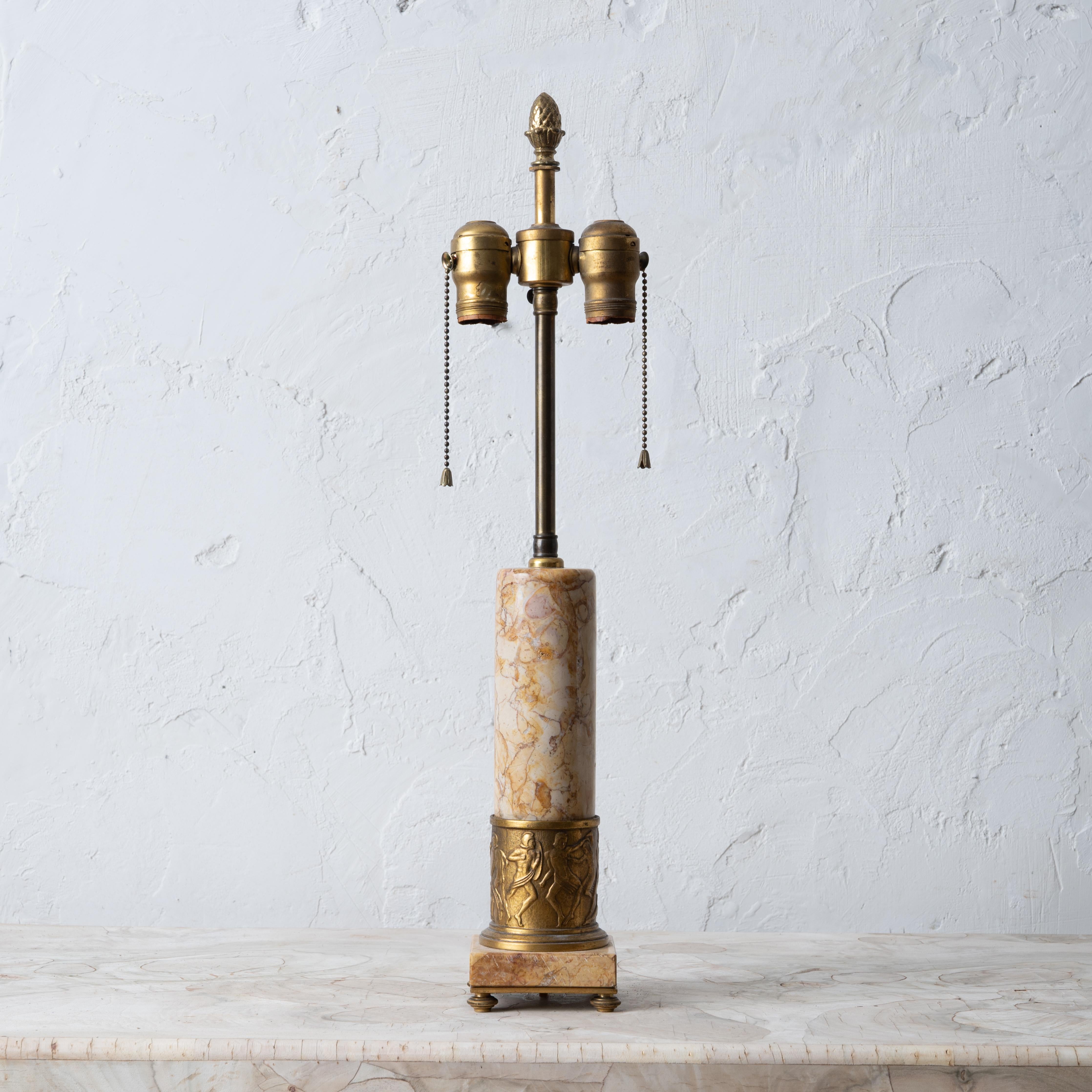 Neoklassische Lampe aus italienischem Marmor und Bronze, um 1920 (Frühes 20. Jahrhundert) im Angebot