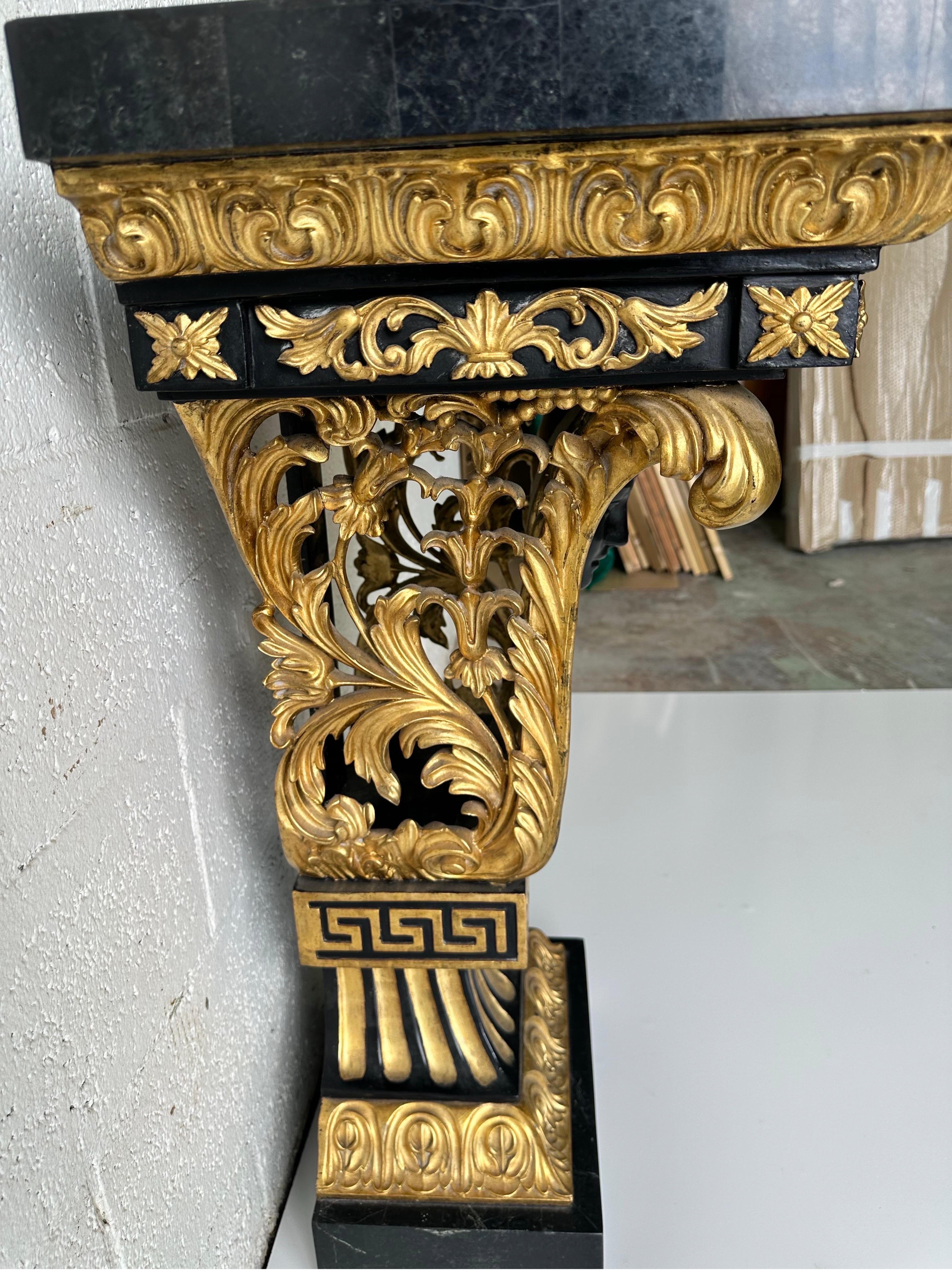 Console italienne en marbre et bois doré  en vente 6