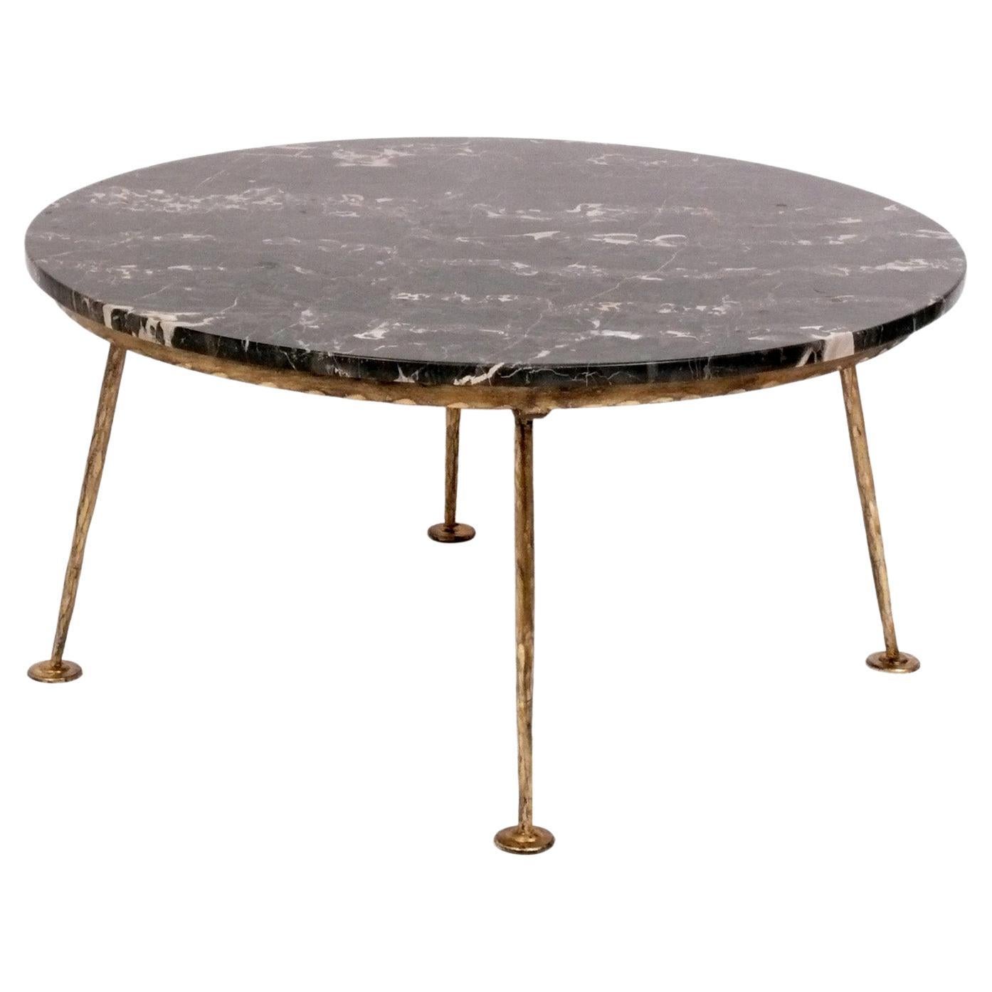 Table basse italienne en marbre et métal doré Modernité du milieu du siècle Gio Ponti