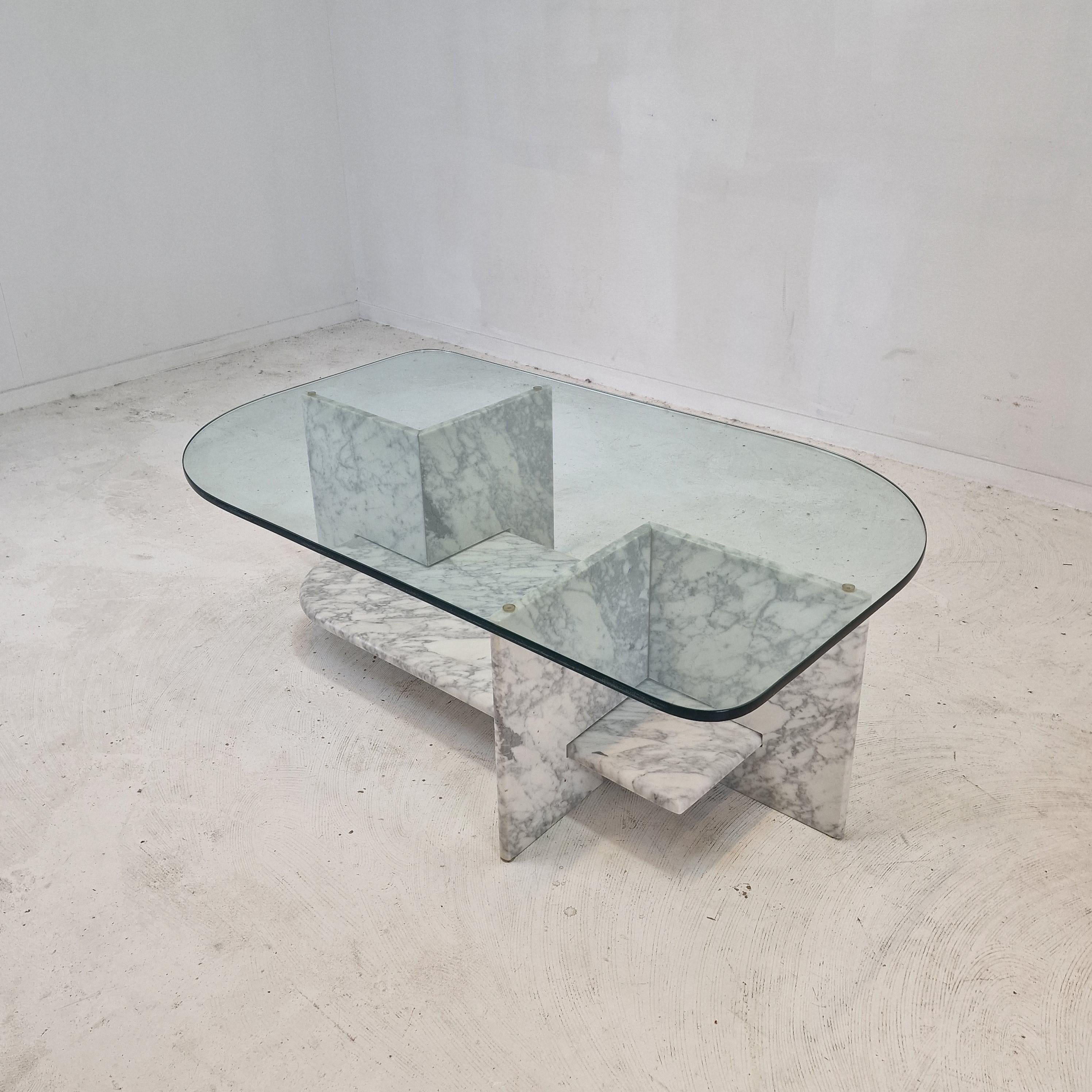 Italian Marble and Glass Coffee Table, 1980s In Good Condition For Sale In Oud Beijerland, NL
