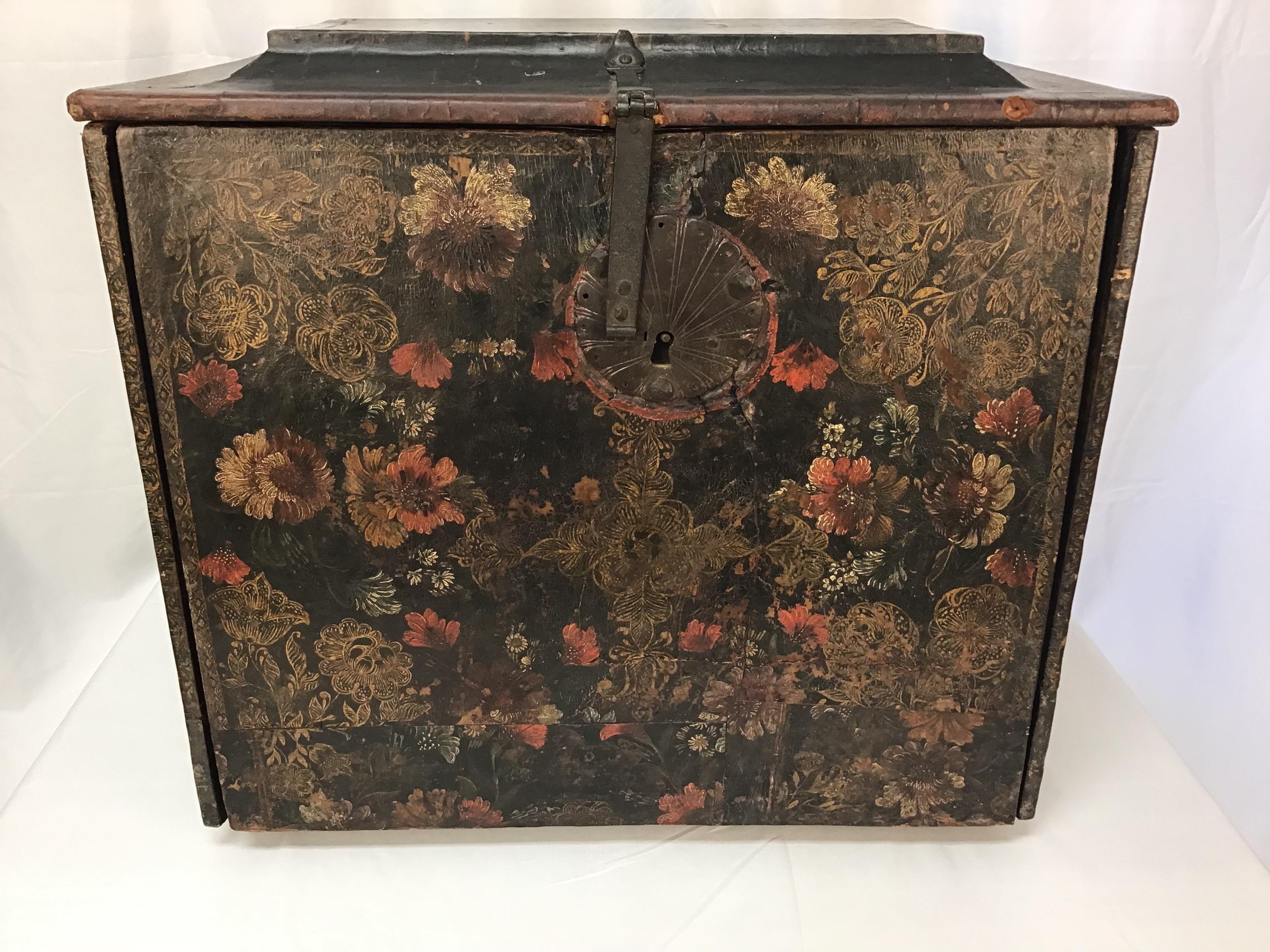 Italian Marble Hardstone Mounted Lacquer Table Cabinet, Venetian 17th Century 1