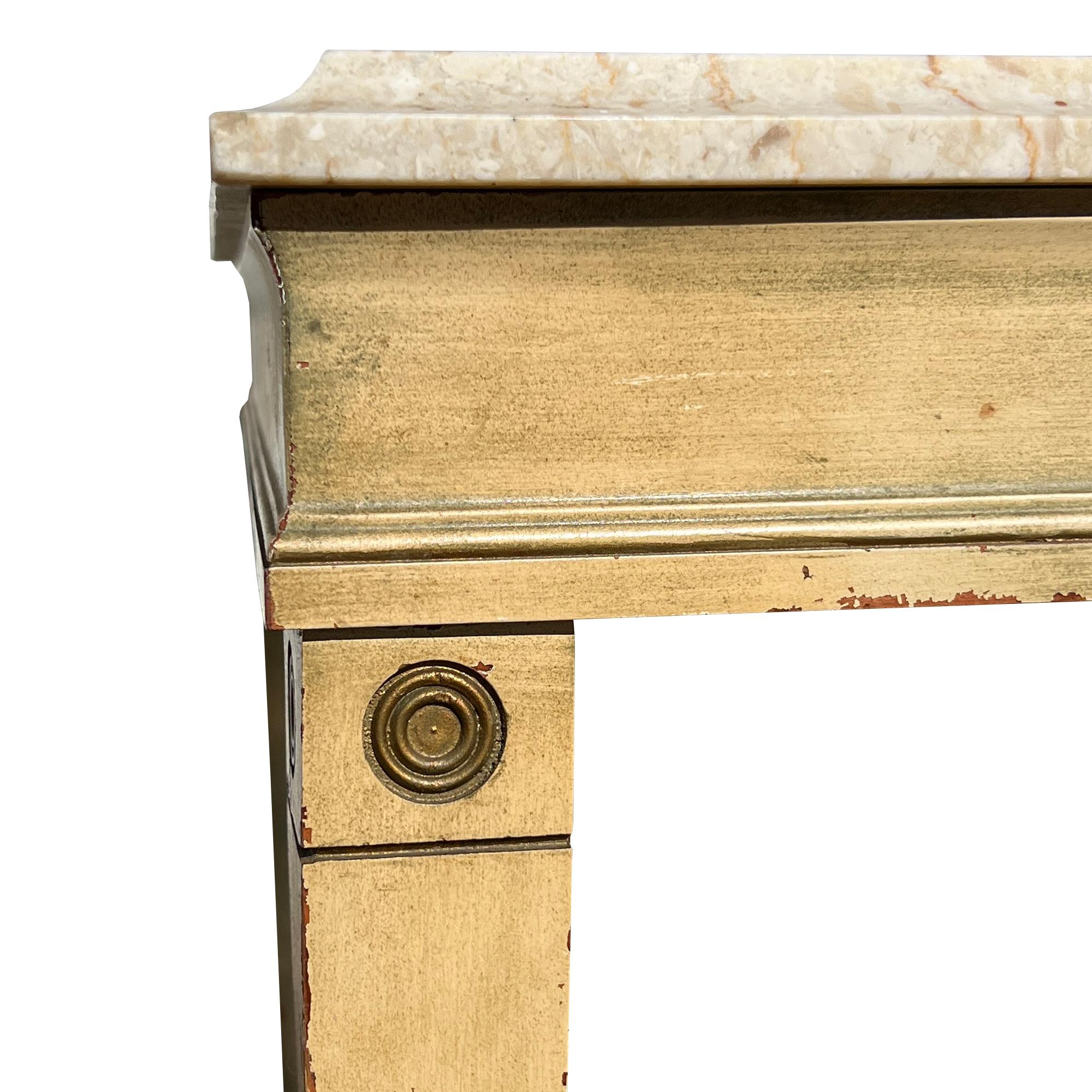 20ième siècle Table d'appoint italienne en marbre et Wood avec détails néoclassiques en vente