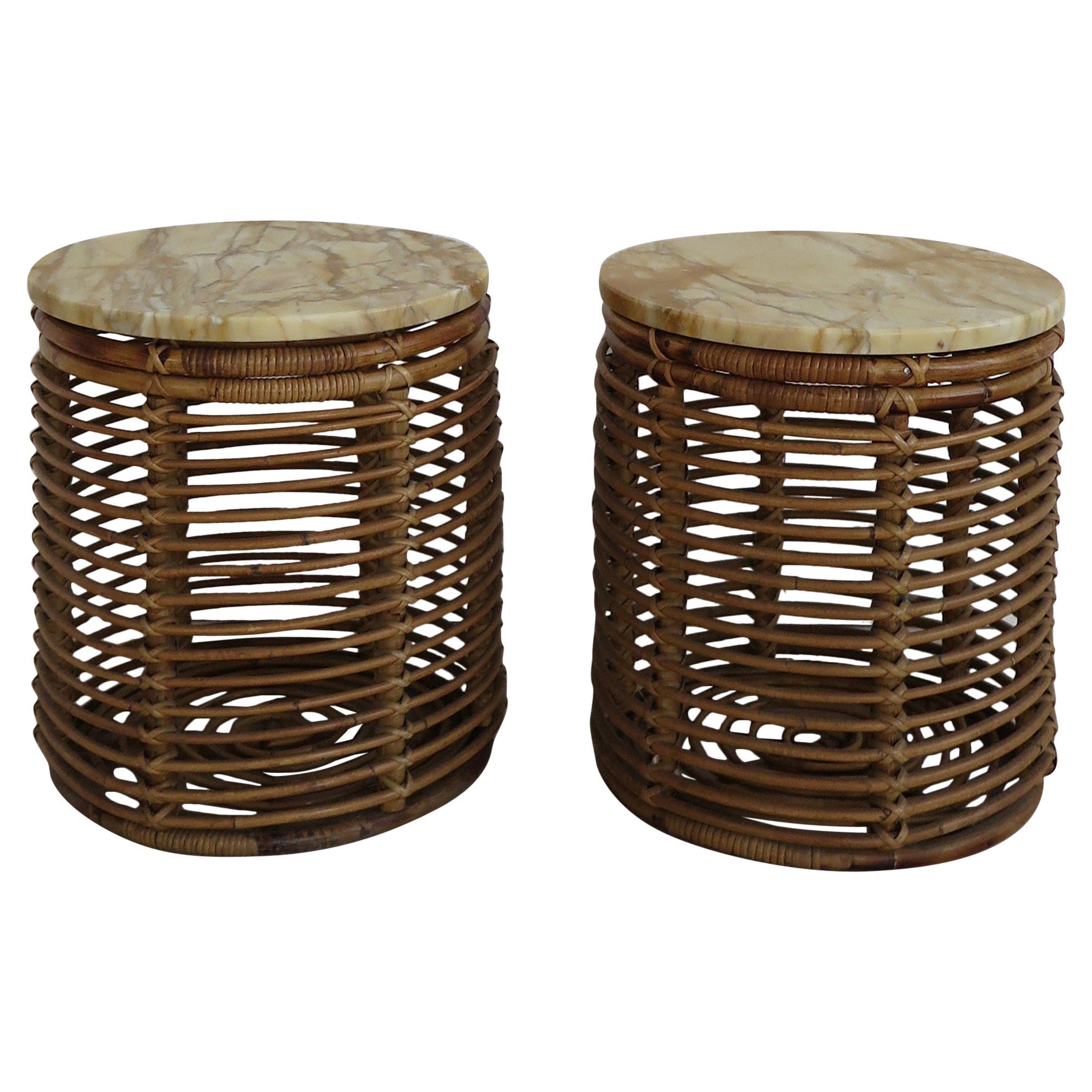 Sgabelli, contenitori, tavolini e tavolini in marmo italiano 1960s