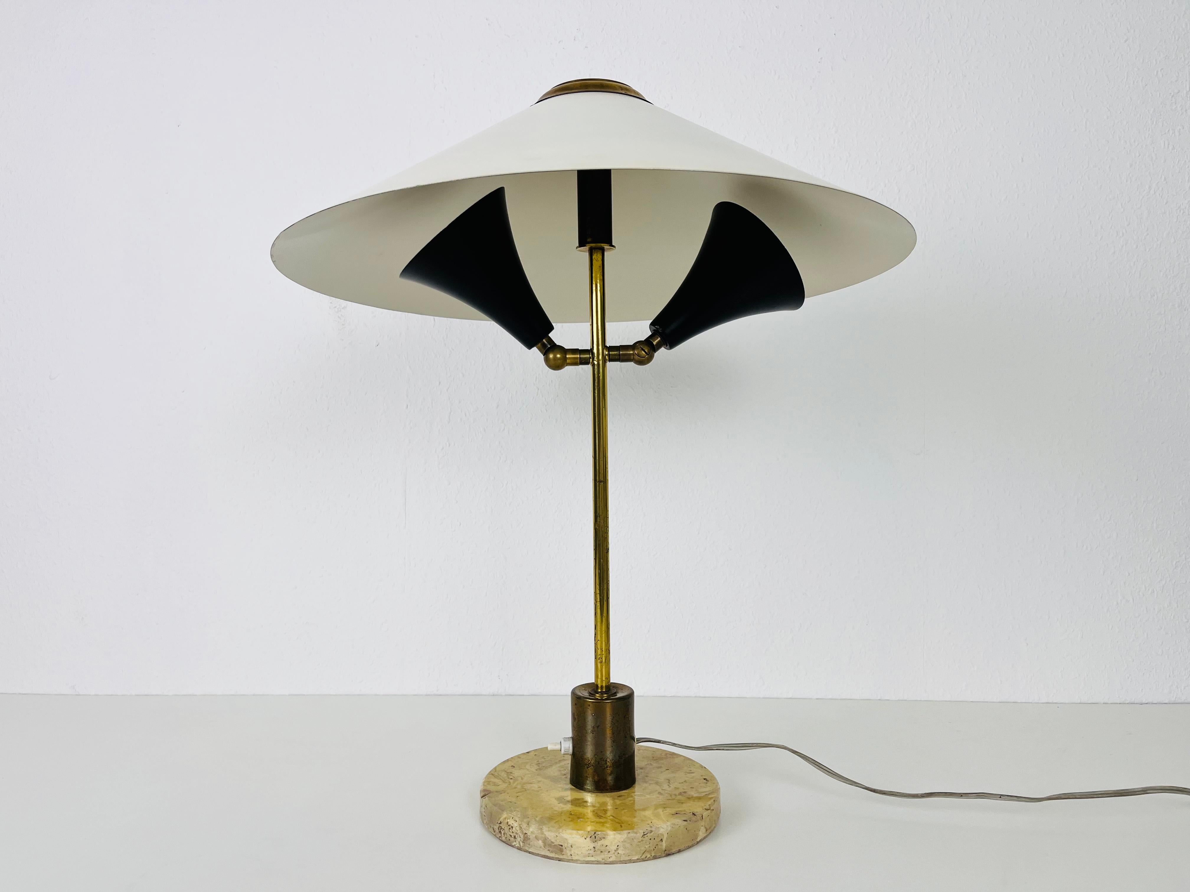 Italian Marble Base and Brass Table Lamp, 1960s, Italy For Sale 1