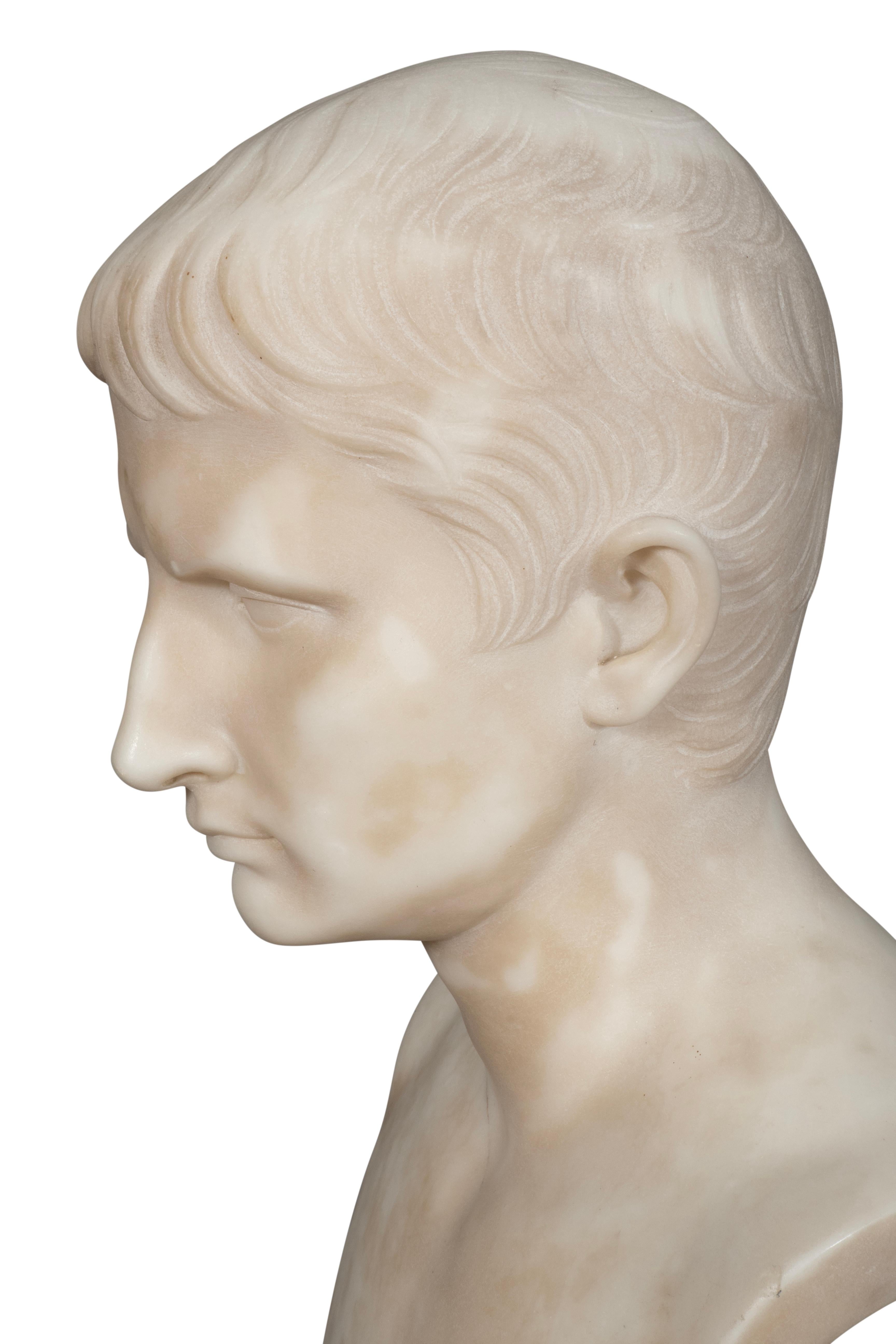 Busto de mármol italiano de César Augusto Fines del siglo XIX en venta