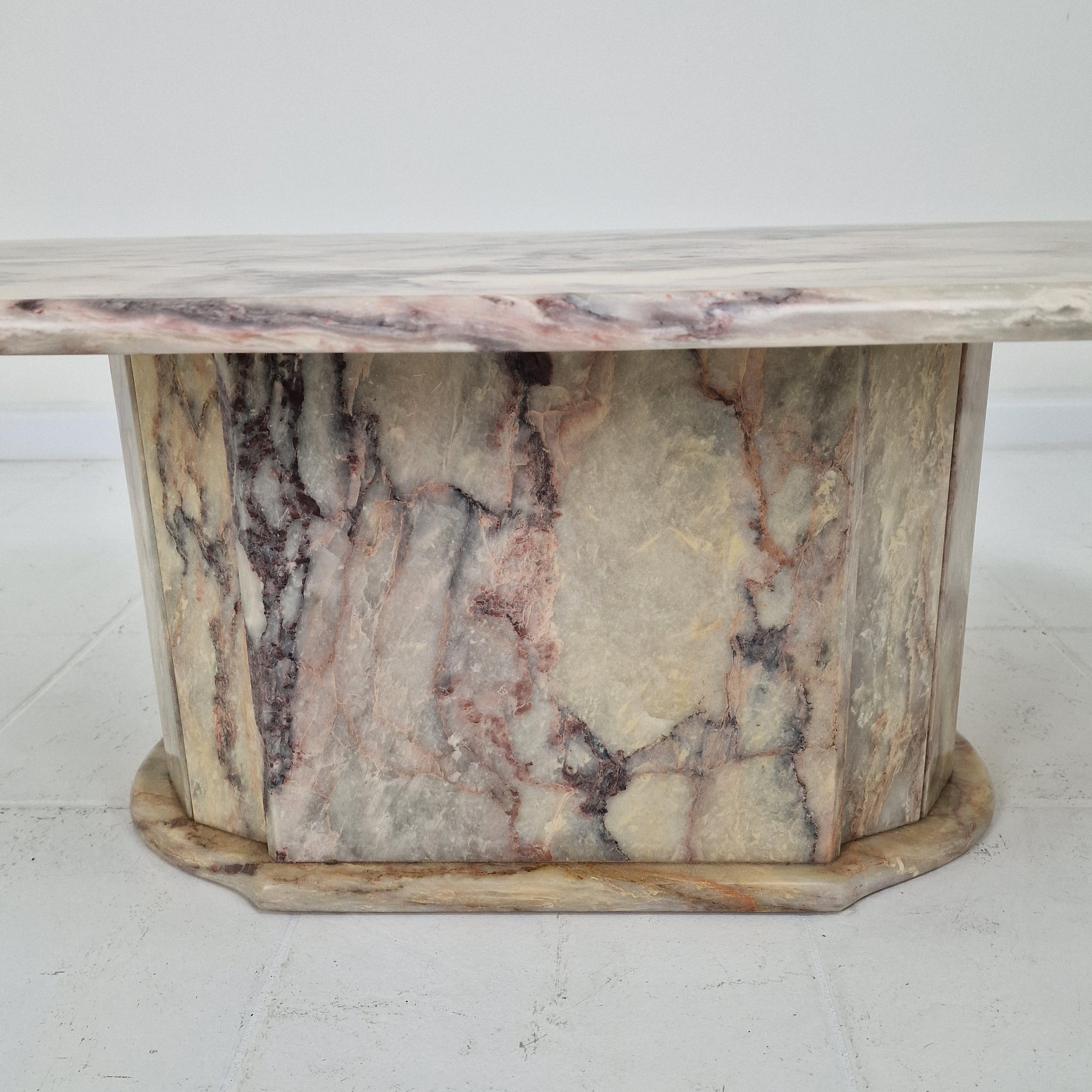 Table basse ou table d'appoint italienne en marbre, années 1960 en vente 5