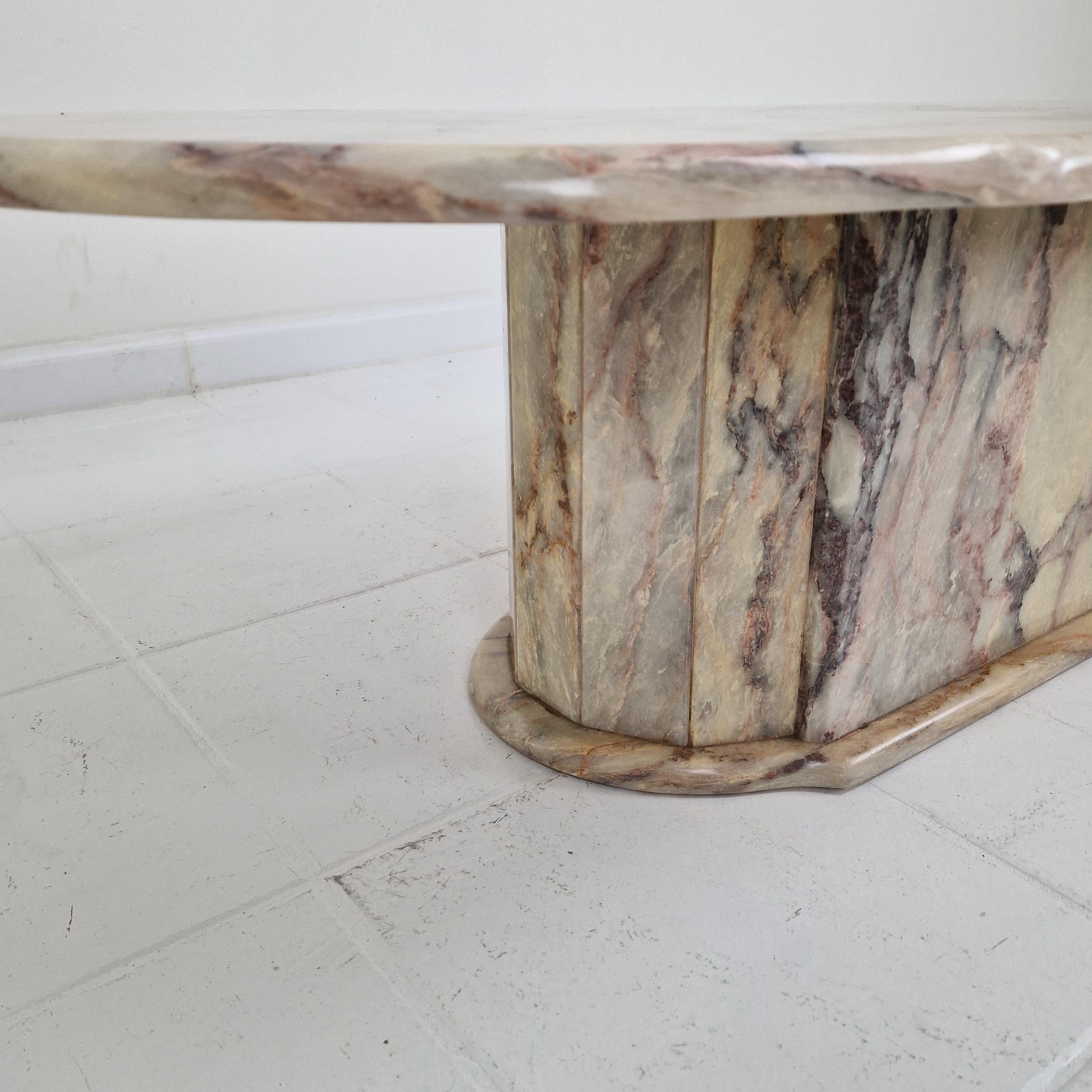 Table basse ou table d'appoint italienne en marbre, années 1960 en vente 7