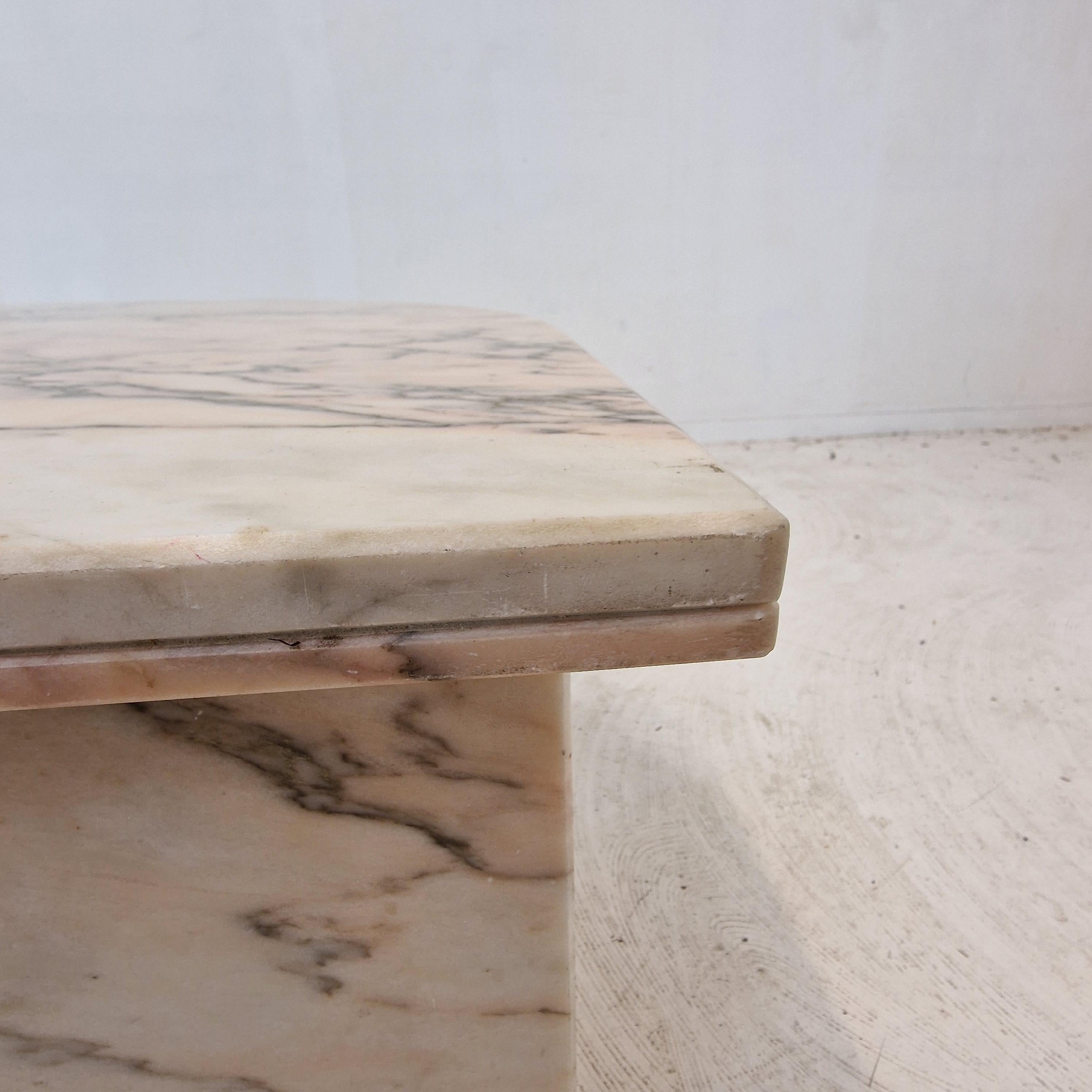 Table basse ou table d'appoint italienne en marbre, années 1980 en vente 5