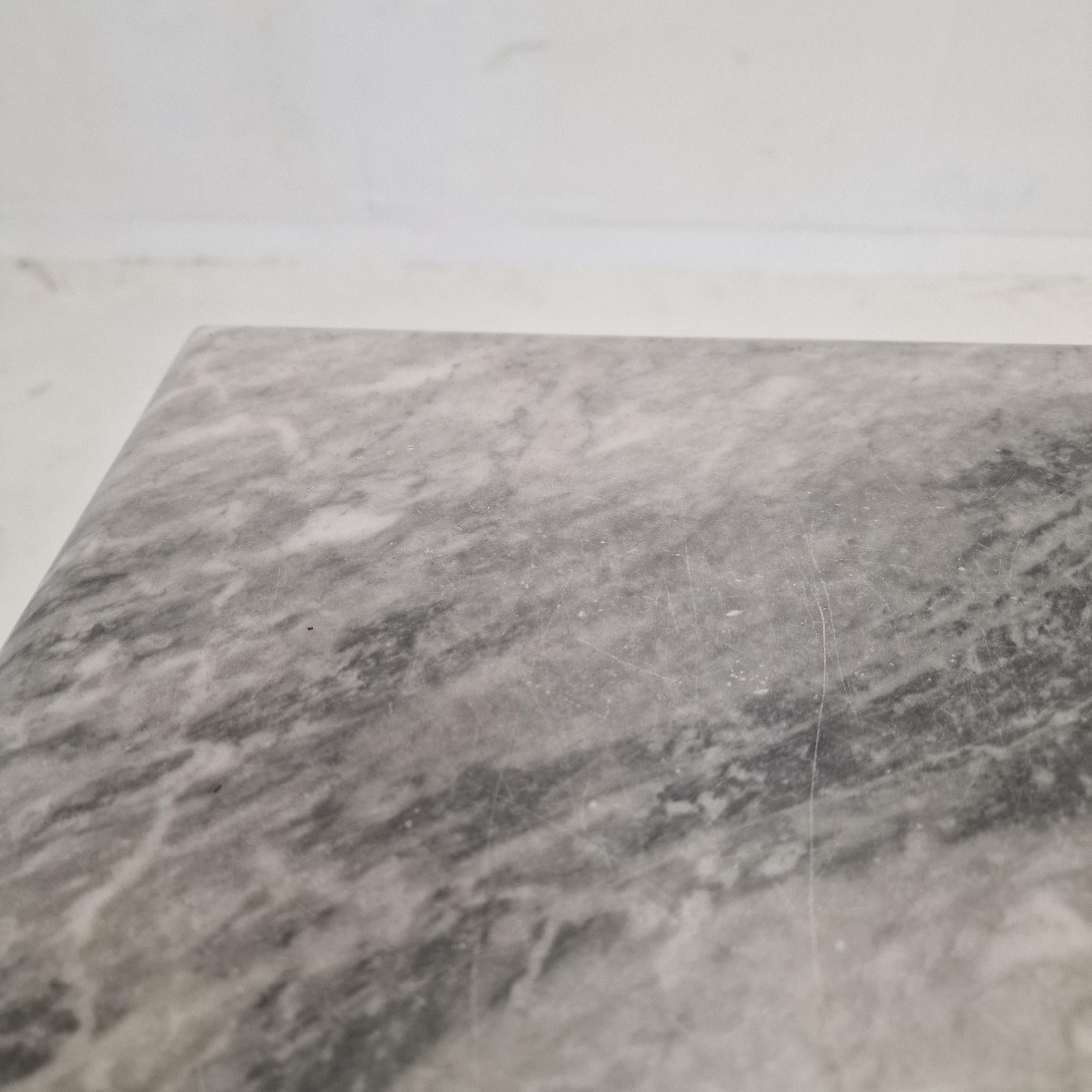 Table basse ou table d'appoint italienne en marbre, années 1980 en vente 12
