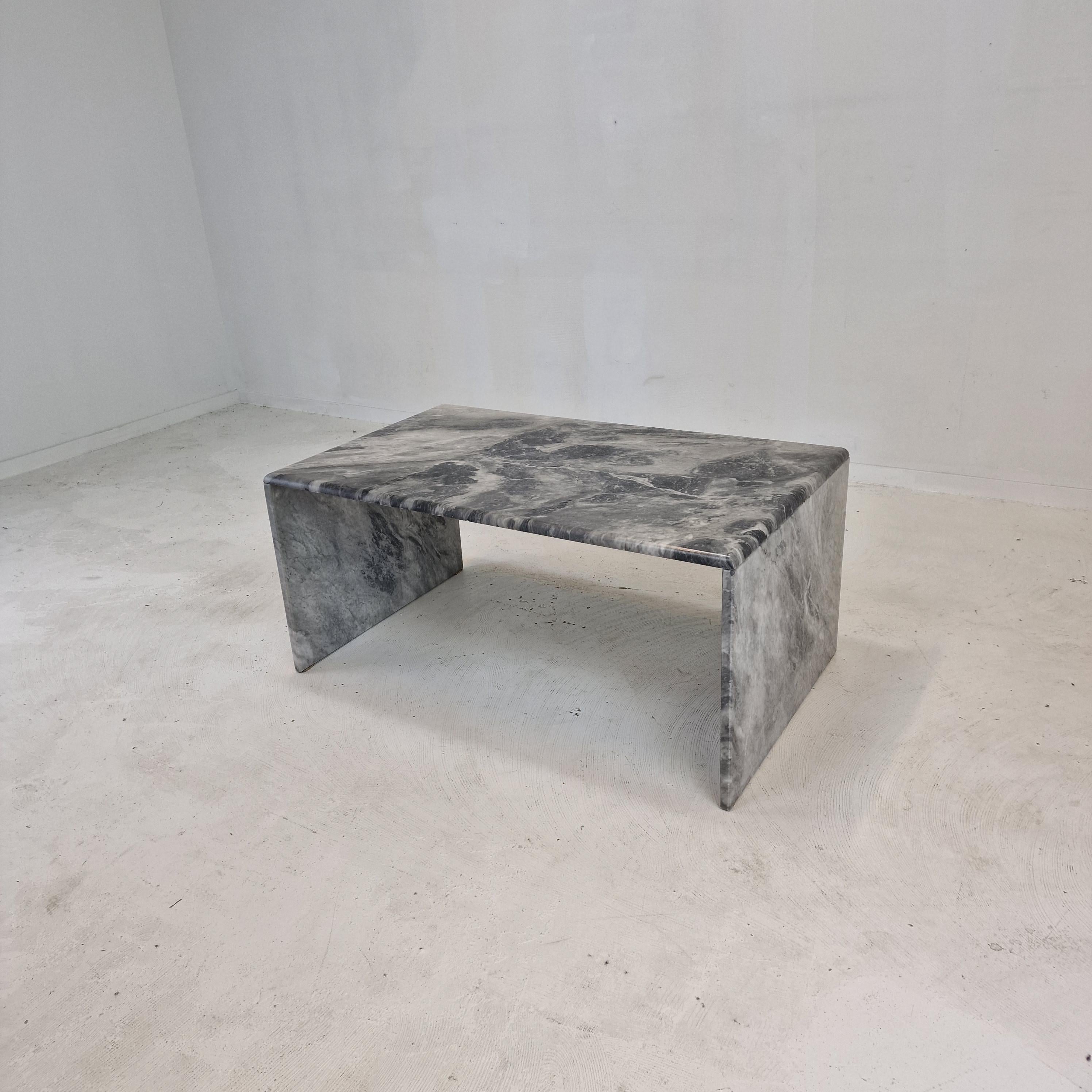 Mid-Century Modern Italian Marble Coffee or Side Table, 1980s For Sale