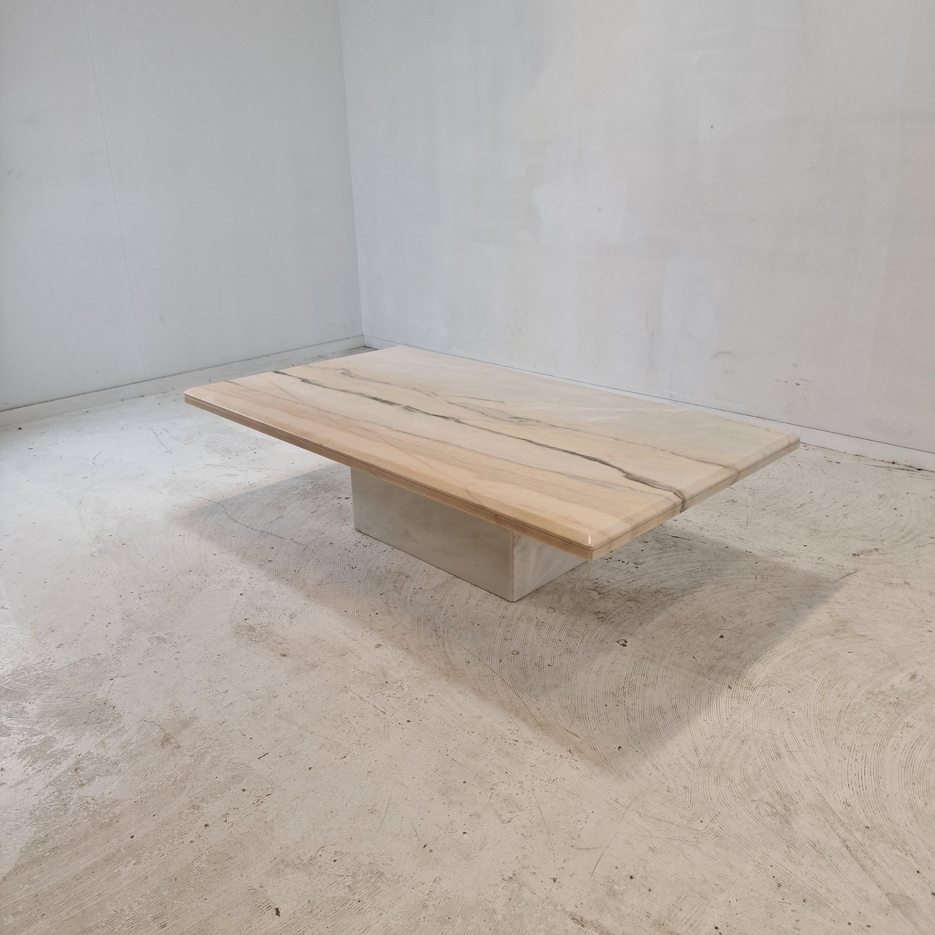 Mid-Century Modern Table basse ou table d'appoint italienne en marbre, années 1980 en vente