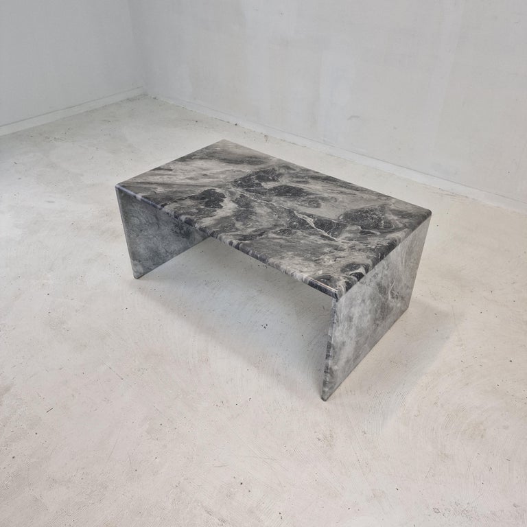 Italian Marble Coffee or Side Table, 1980s In Good Condition For Sale In Oud Beijerland, NL