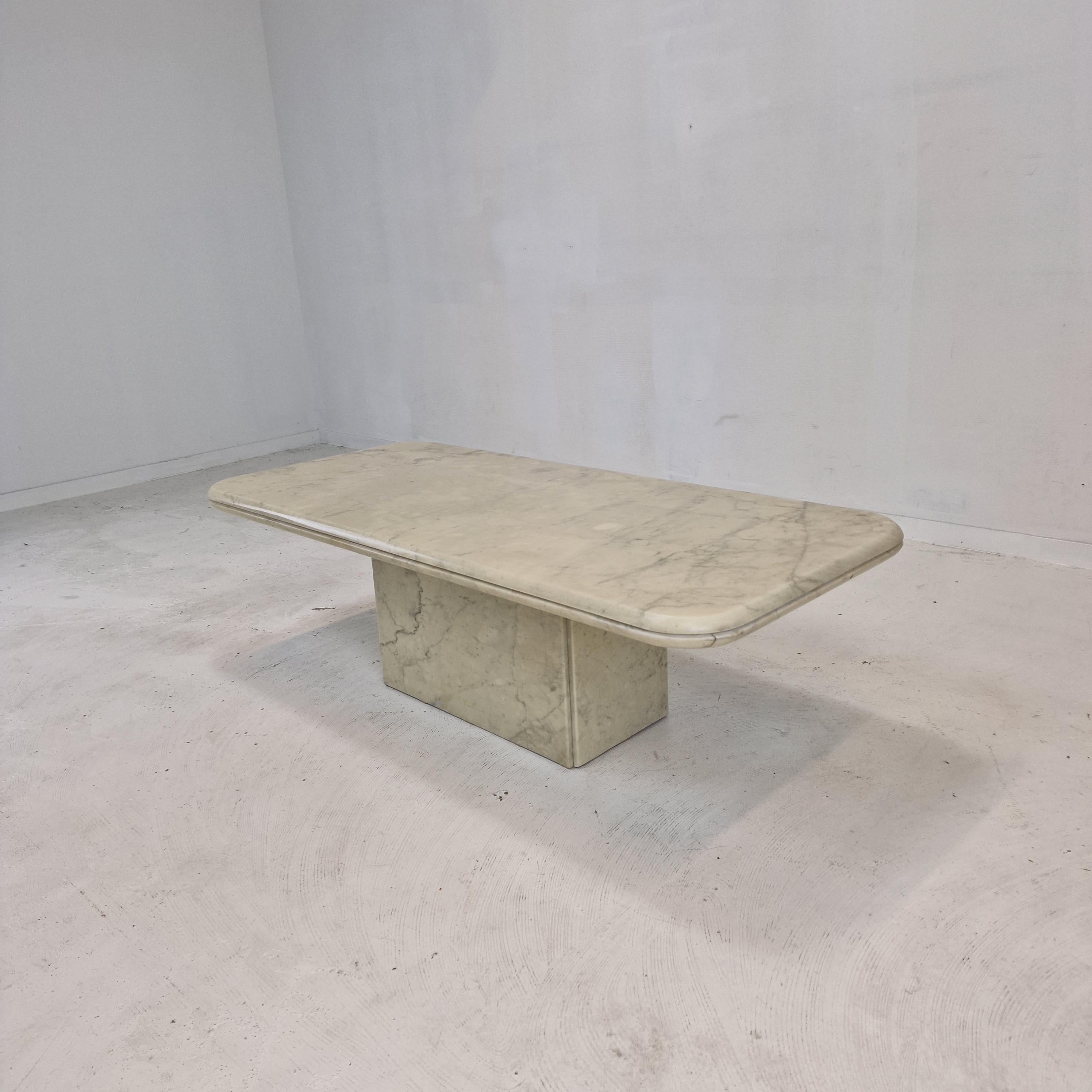 Italian Marble Coffee Table, 1970's For Sale 4