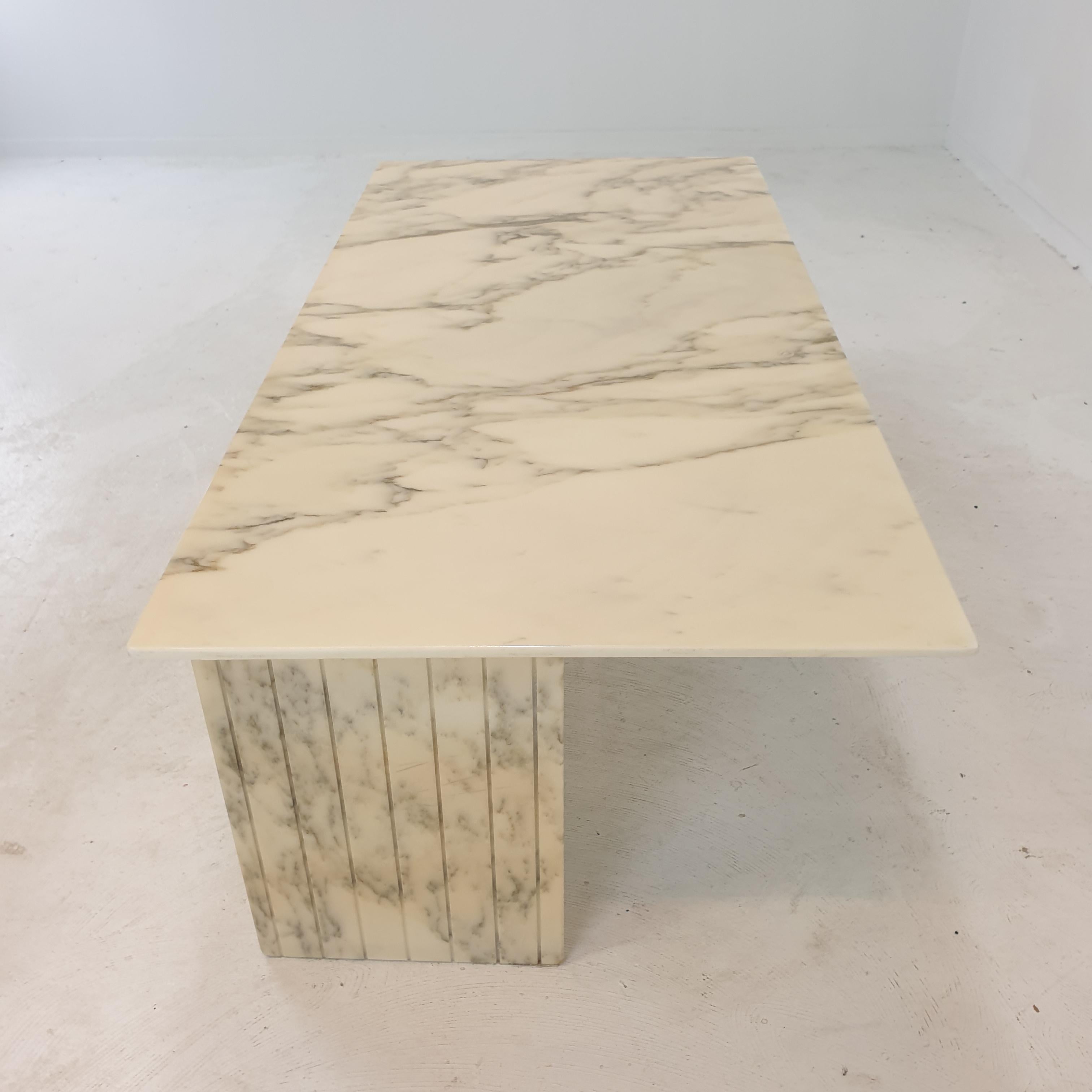 Italian Marble Coffee Table, 1970s For Sale 4