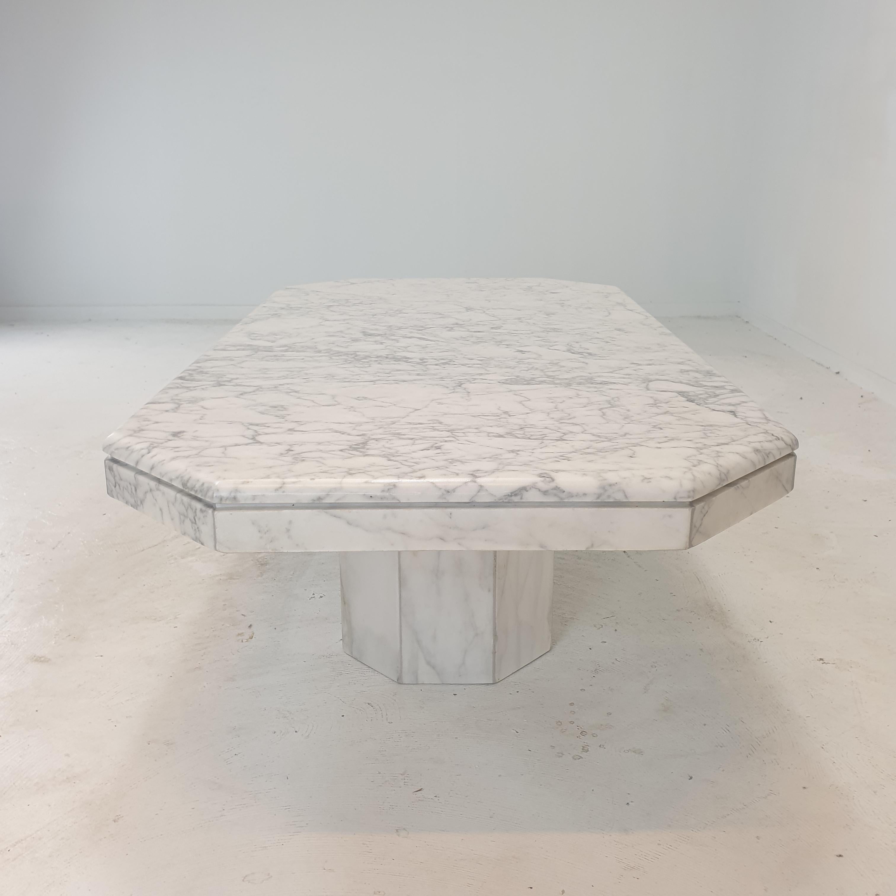 Italian Marble Coffee Table, 1970's For Sale 4