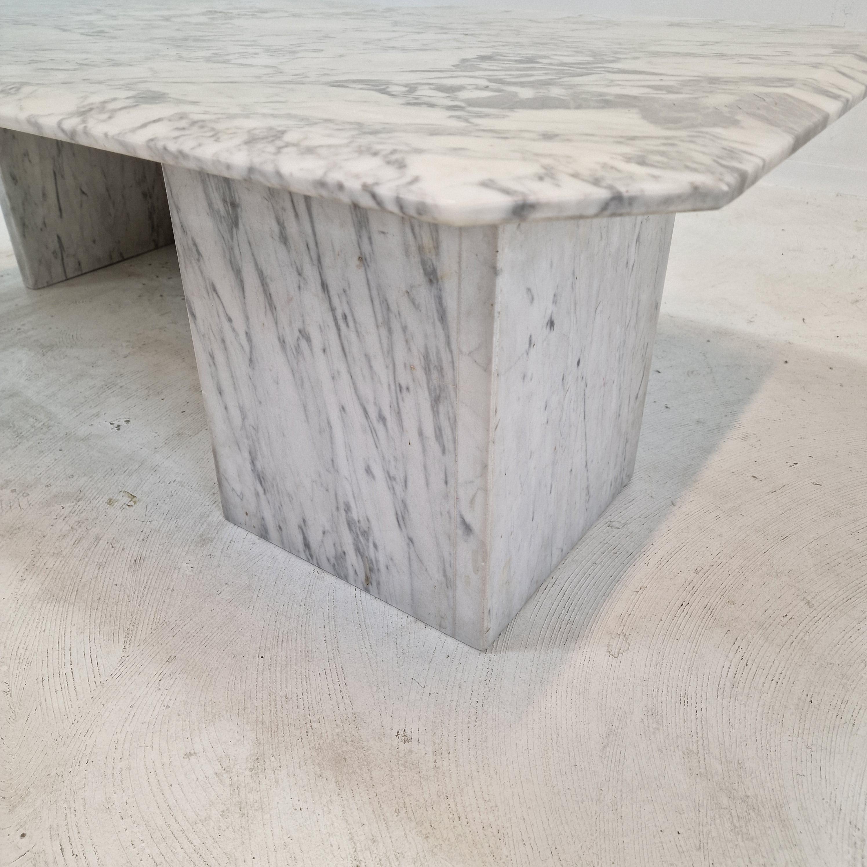 Italian Marble Coffee Table, 1970s For Sale 8