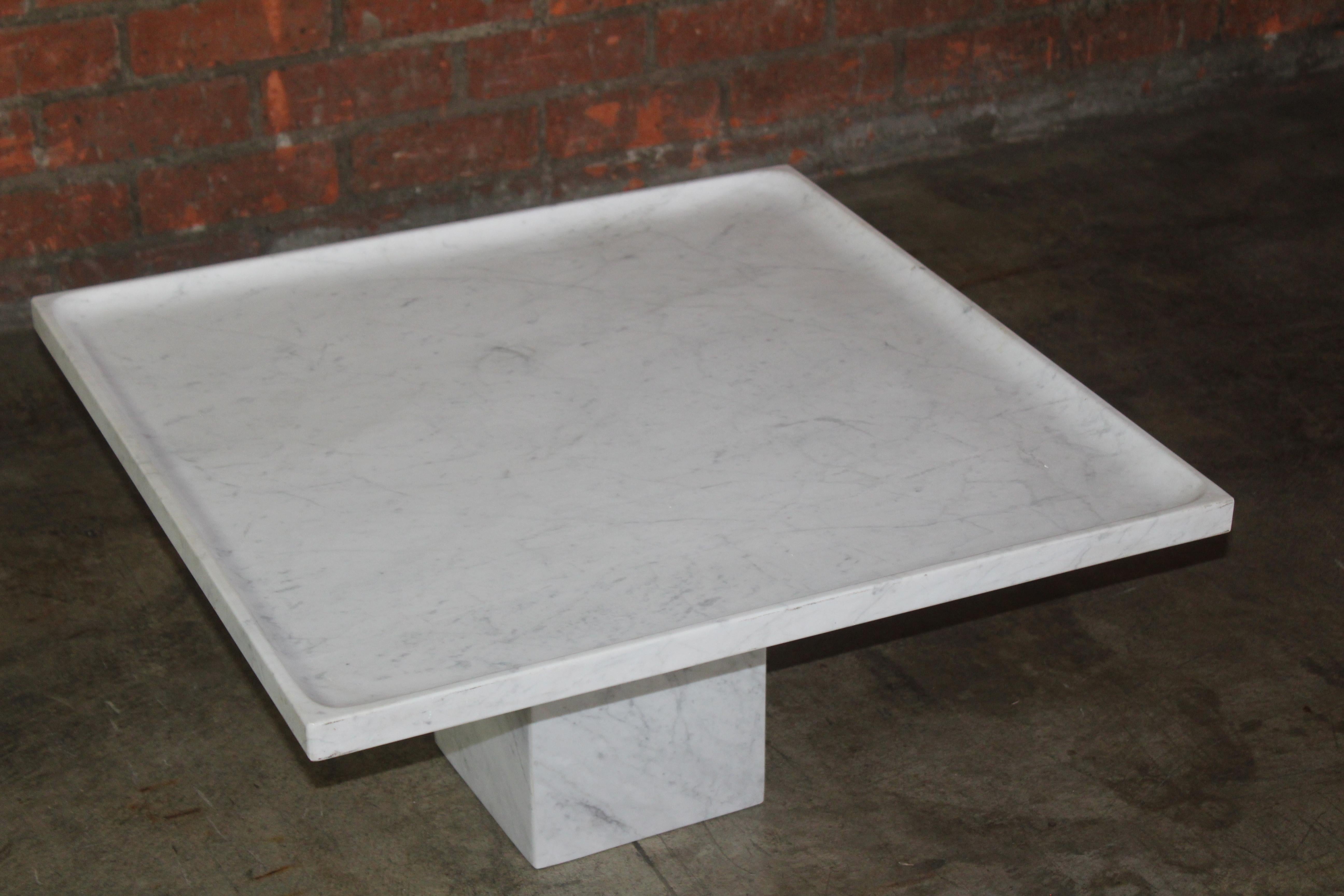 Italian Marble Coffee Table, 1970s In Good Condition For Sale In Los Angeles, CA