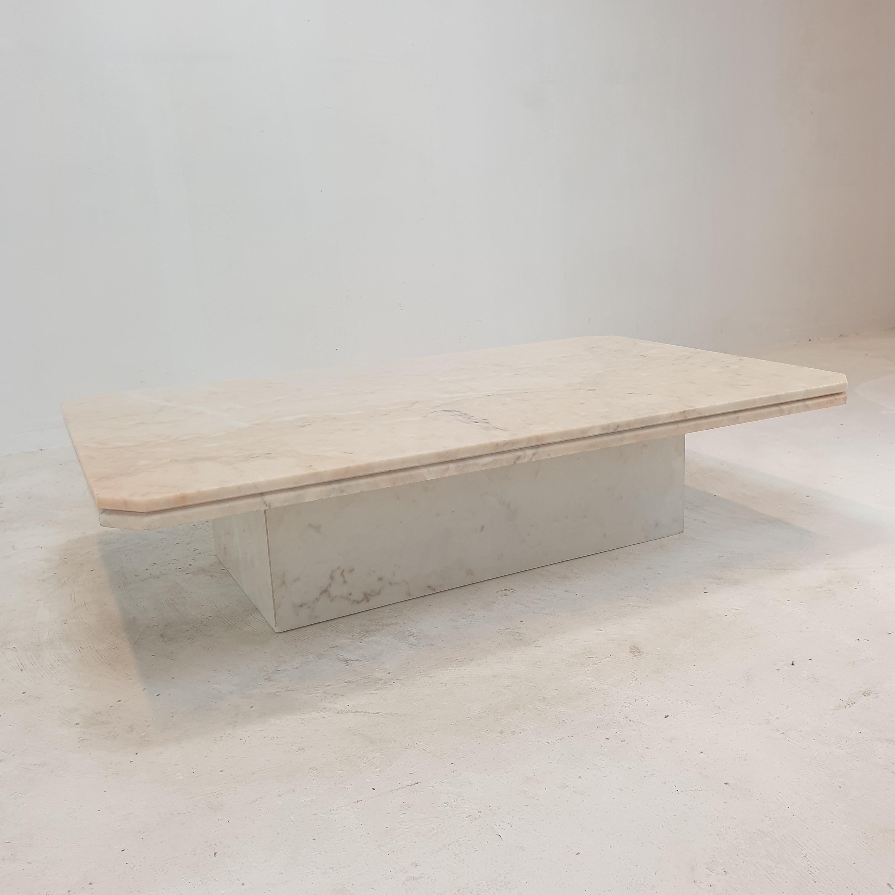 Italian Marble Coffee Table, 1970's For Sale 1
