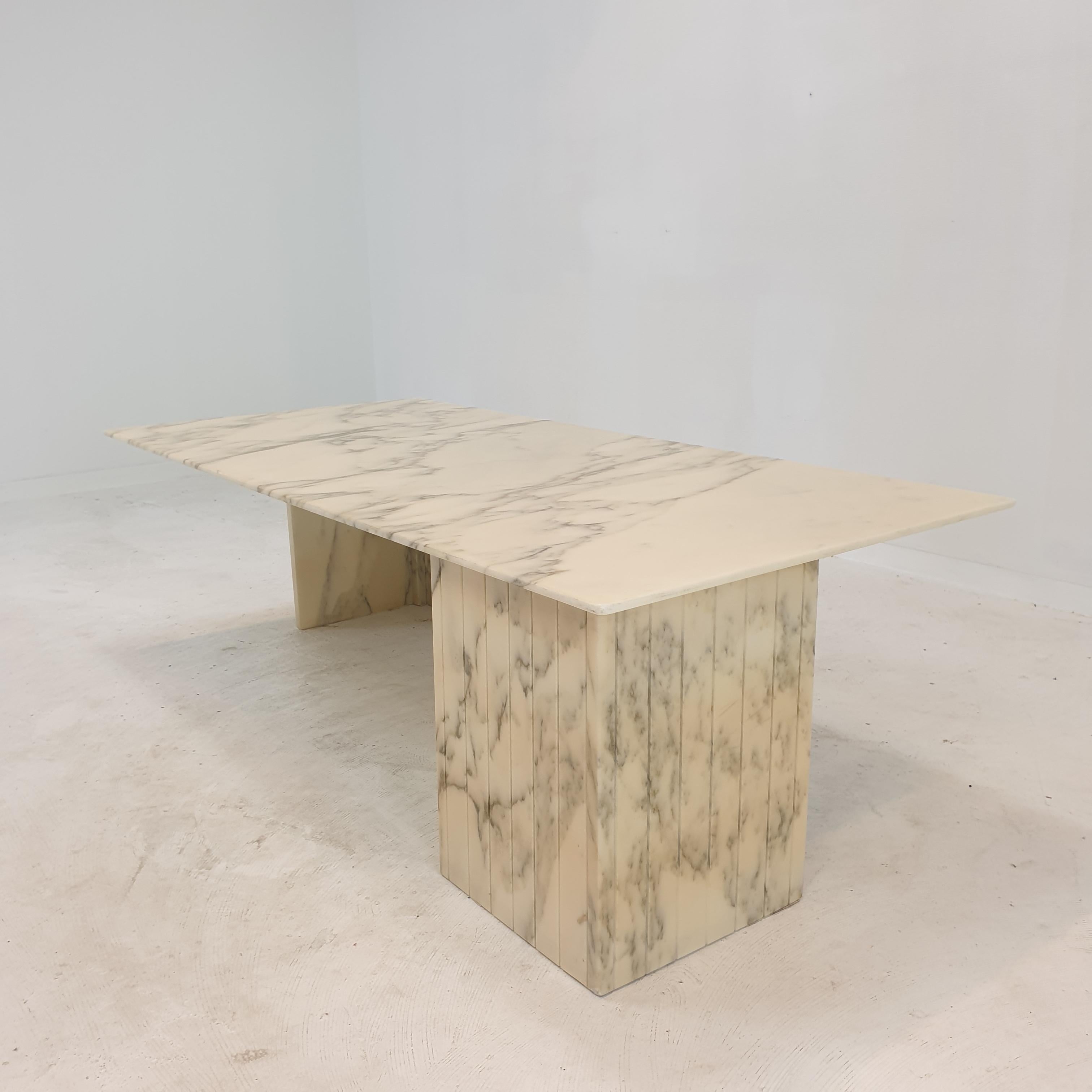 Italian Marble Coffee Table, 1970s For Sale 1