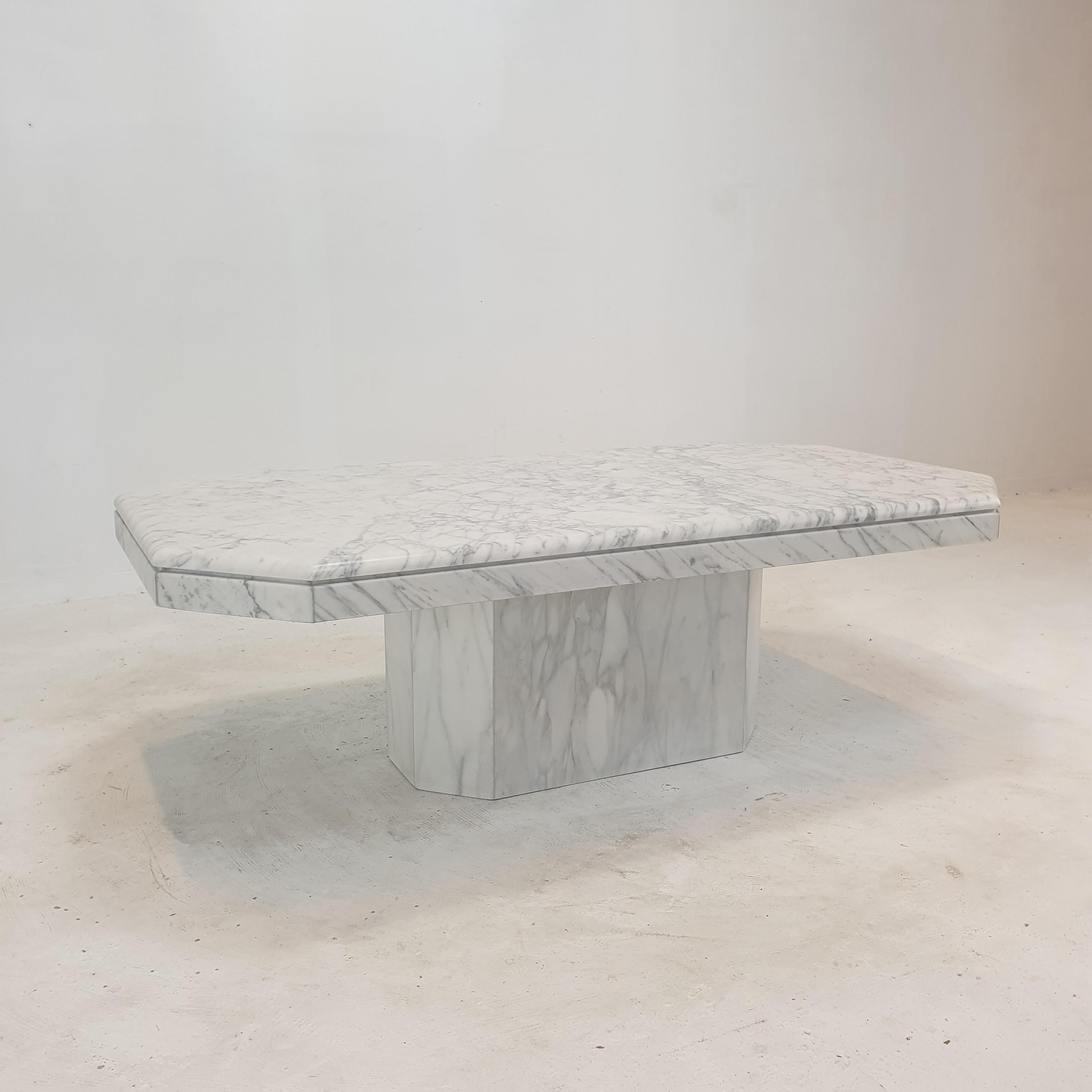 Italian Marble Coffee Table, 1970's For Sale 1