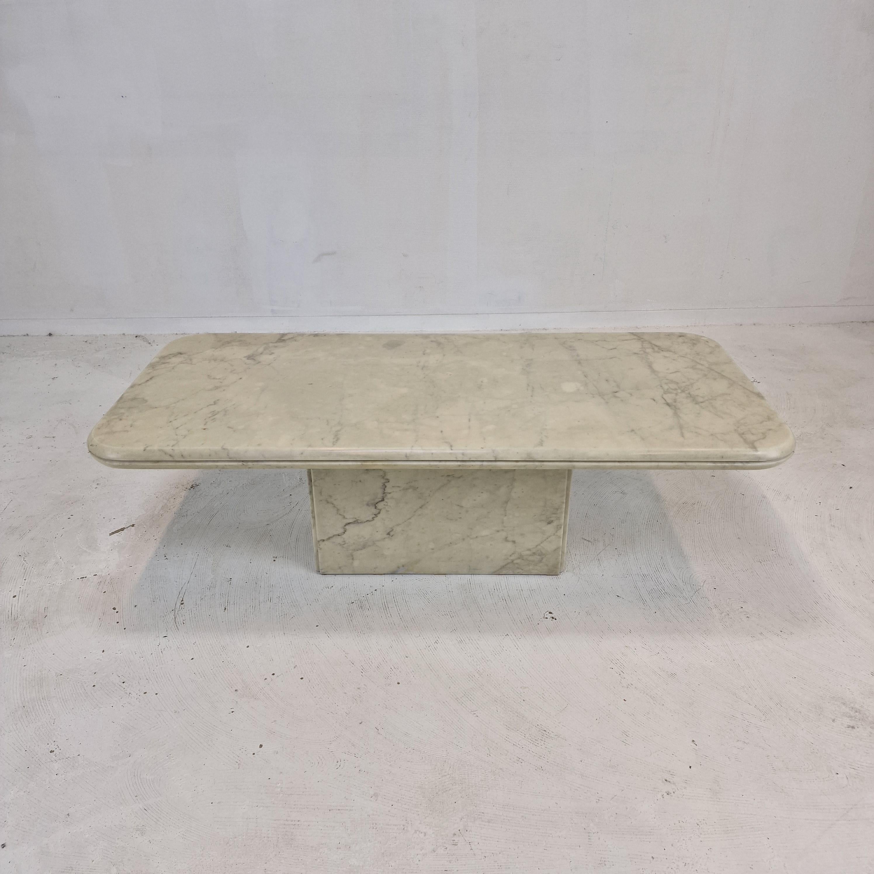 Italian Marble Coffee Table, 1970's For Sale 2