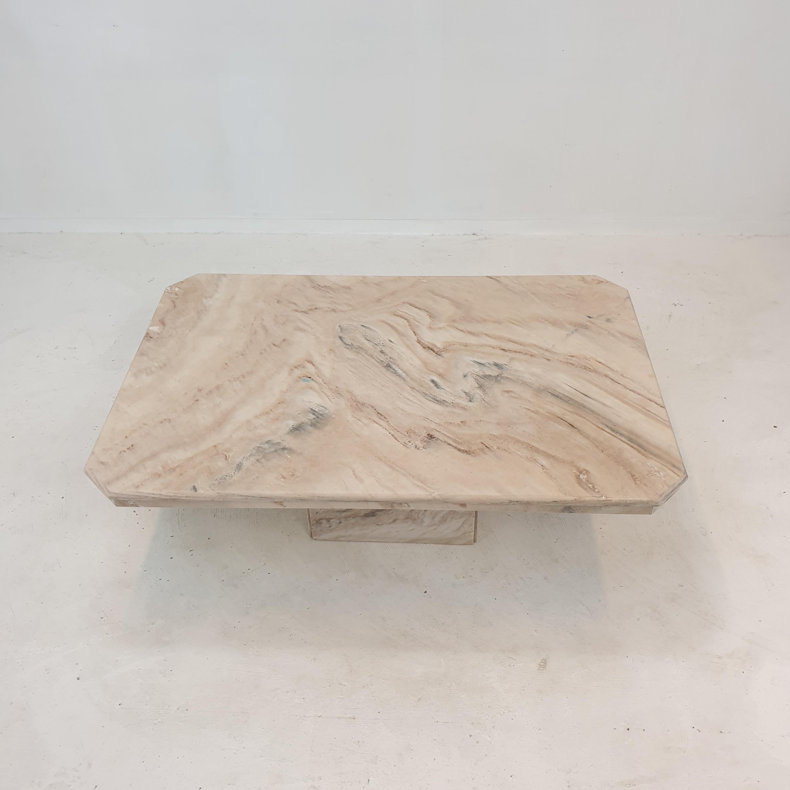 Table basse italienne en marbre, années 1980 en vente 3
