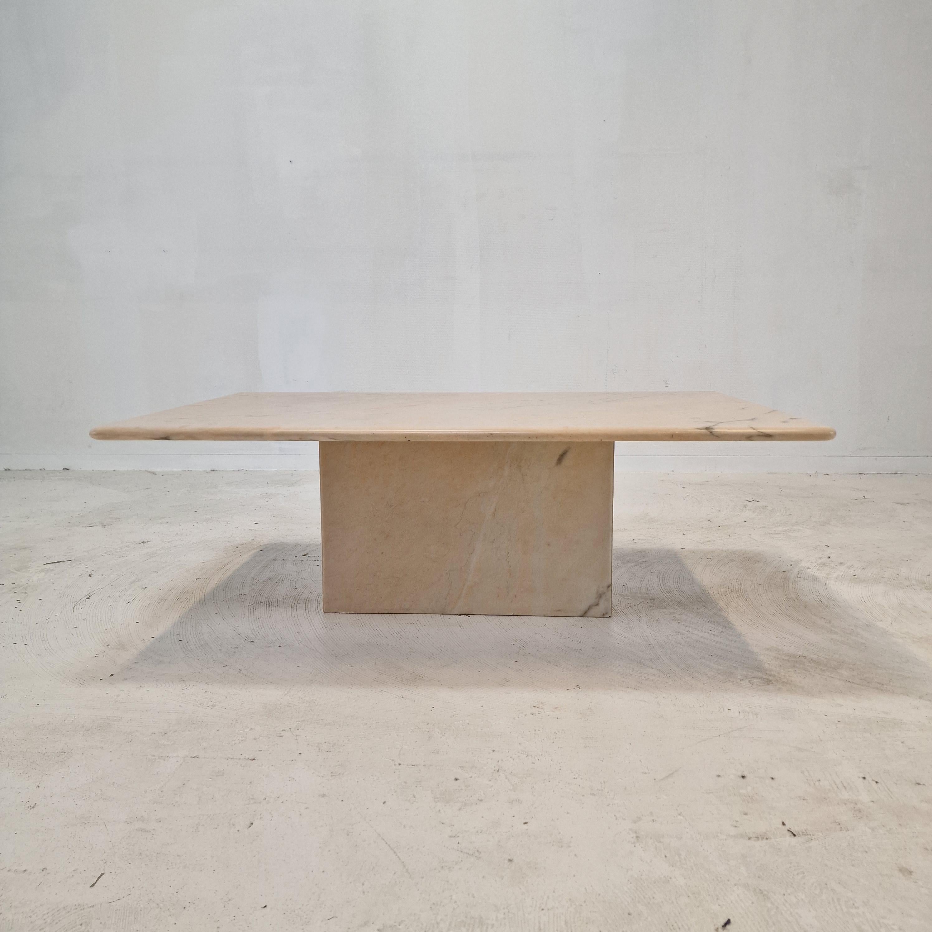 Italian Marble Coffee Table, 1980s For Sale 4