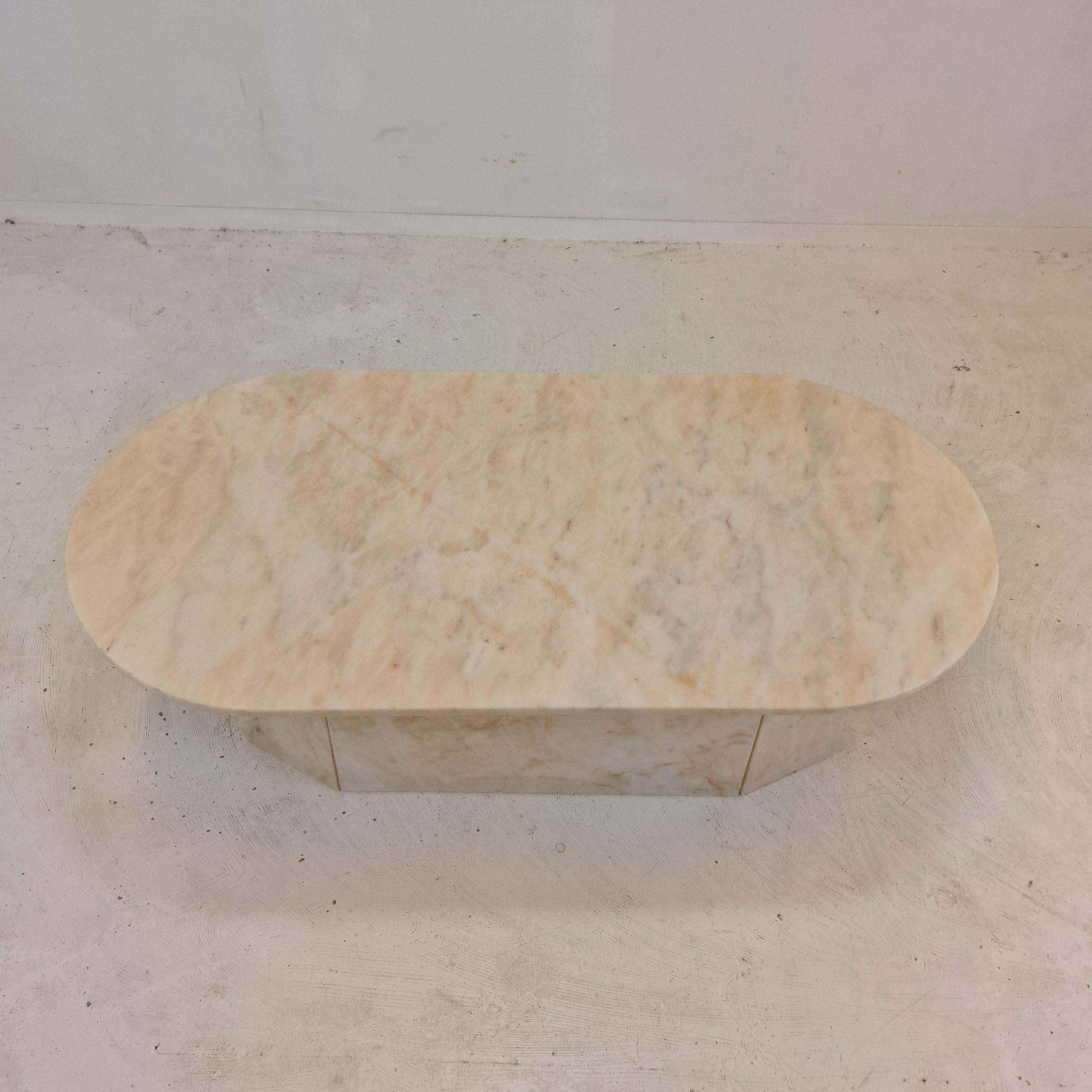 Table basse italienne en marbre, années 1980 en vente 2