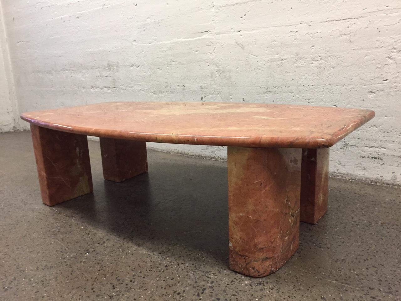 Mid-Century Modern Table basse en marbre italienne par Angelo Mangiarotti en vente