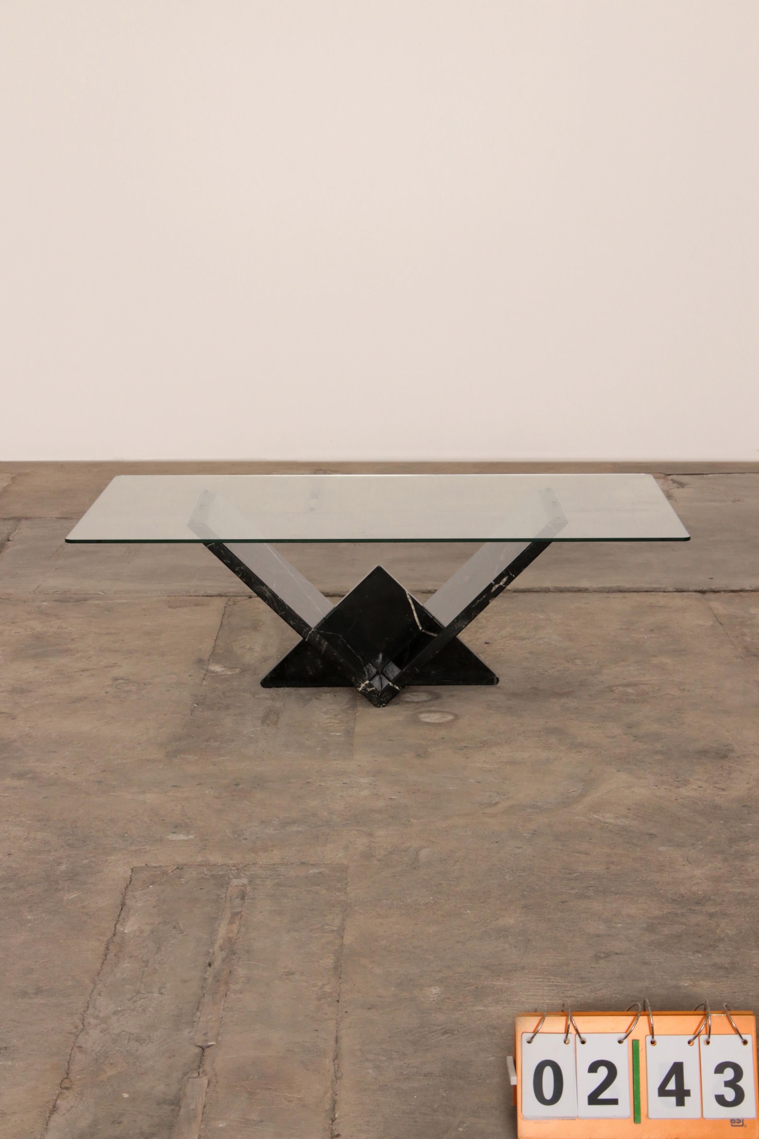 Italian Marble Coffee Table with Glass Top, 1970 For Sale 7