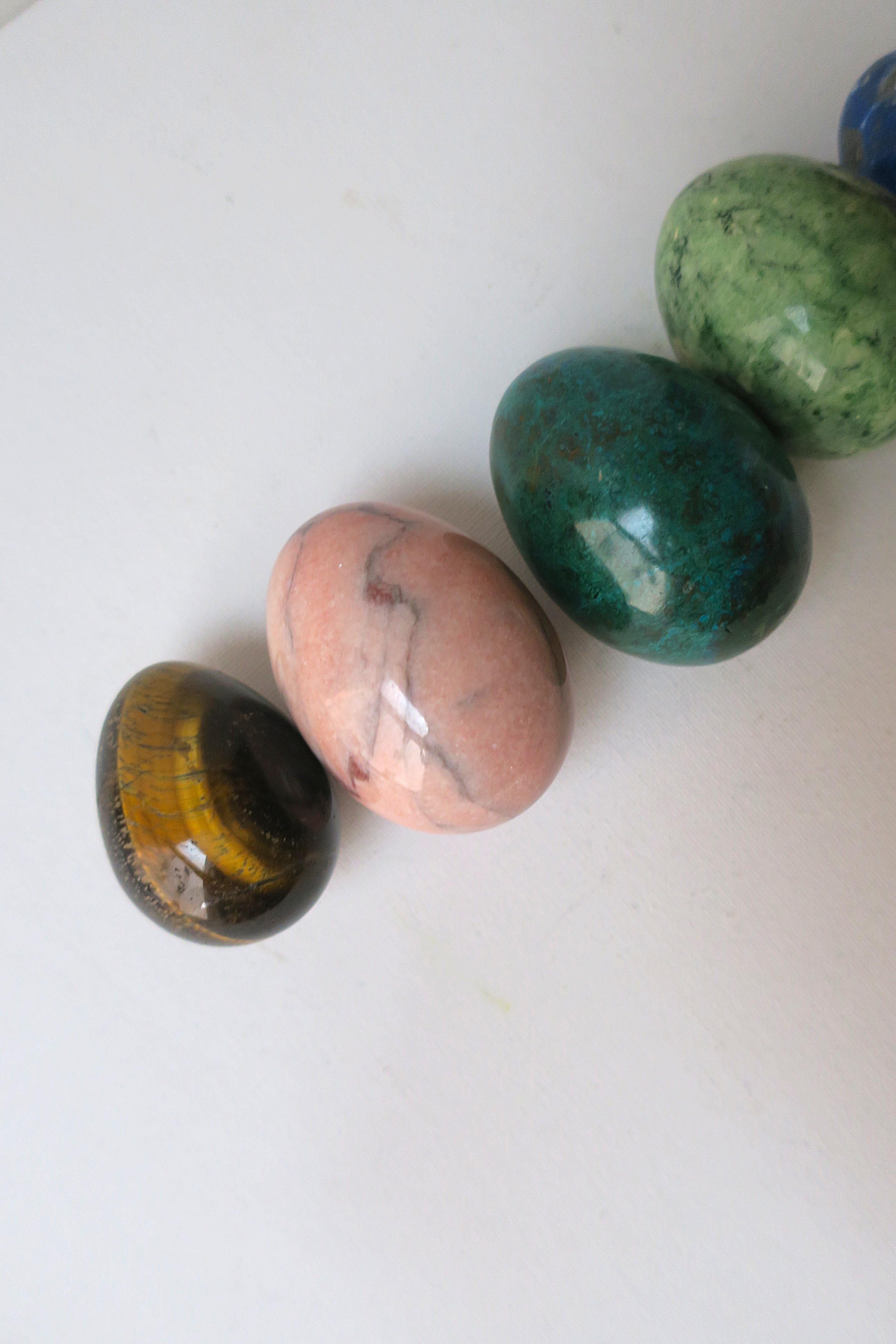 Sculture di uova in marmo italiano in vendita 5