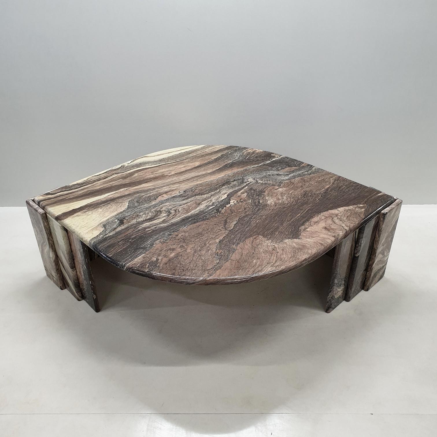 Italian Marble Eye Shaped Coffee Table, 1970s For Sale 3