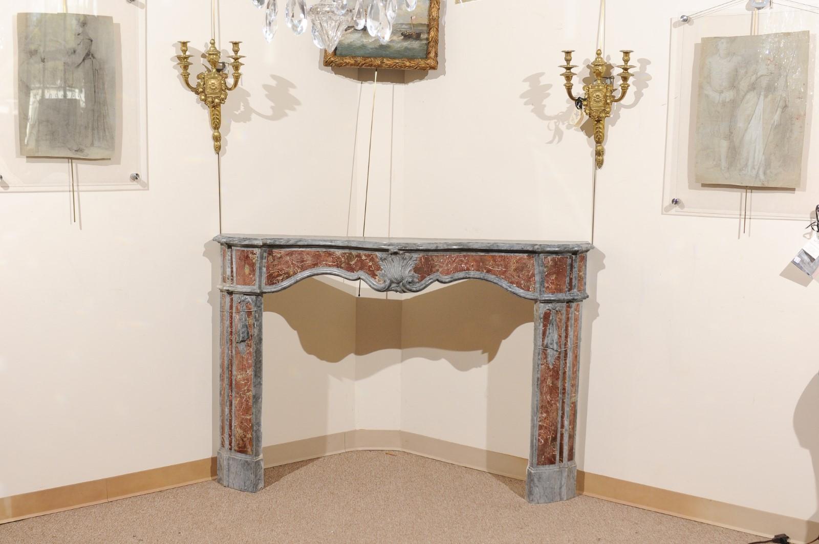 Italian Marble Fireplace Surround, 18th Century In Good Condition In Atlanta, GA