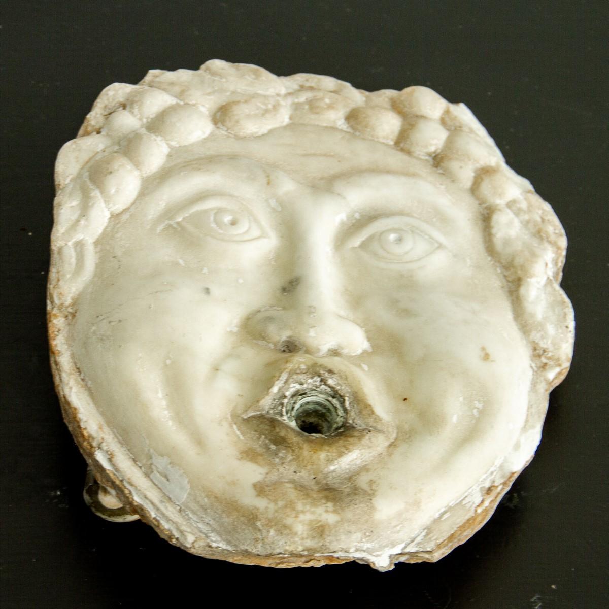 Italienische Brunnenmaske aus italienischem Marmor, um 1840 (Renaissance) im Angebot