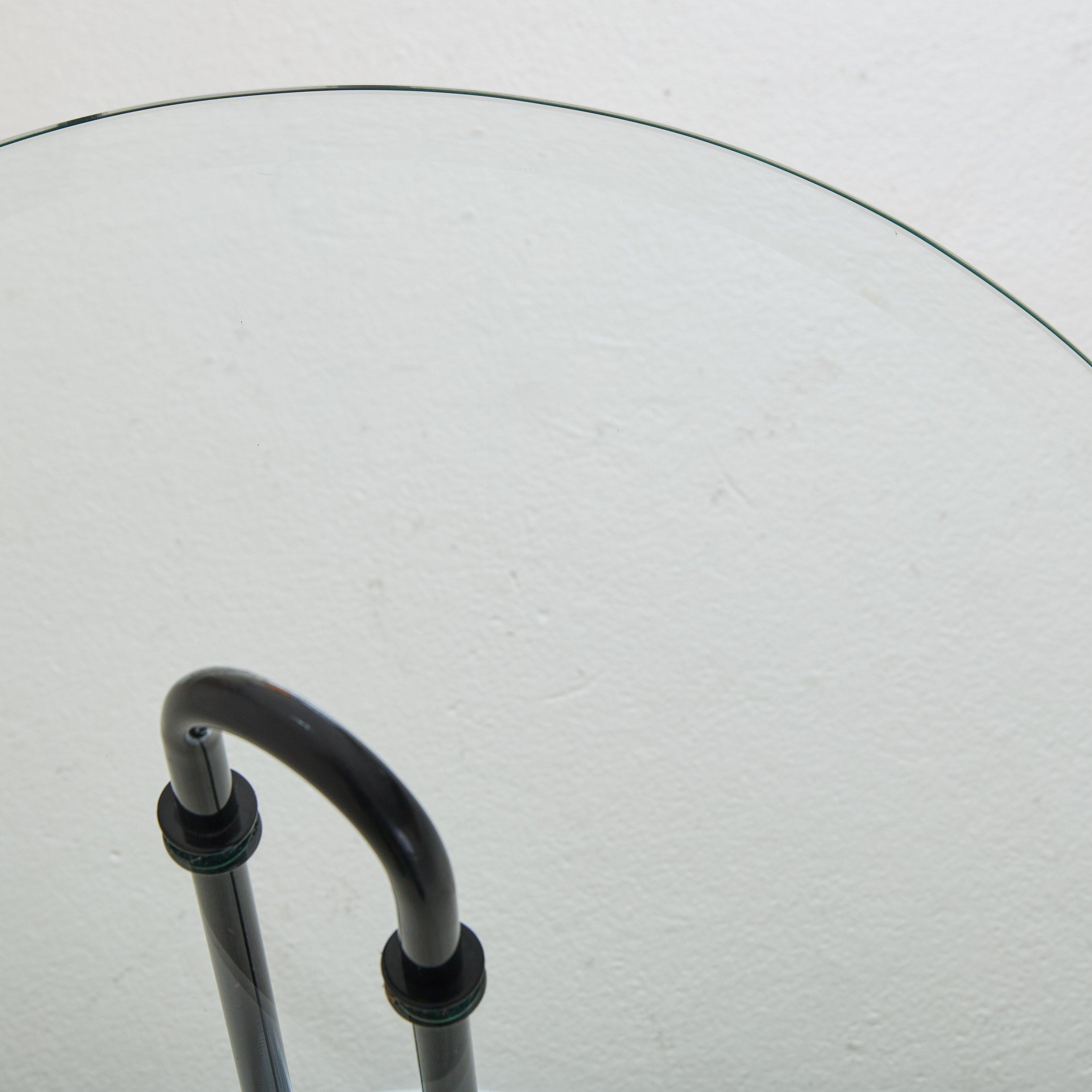 Fin du 20e siècle Table d'appoint italienne en marbre et verre attribuée à Vico Magistretti pour Cattelan Italia, 1980 en vente