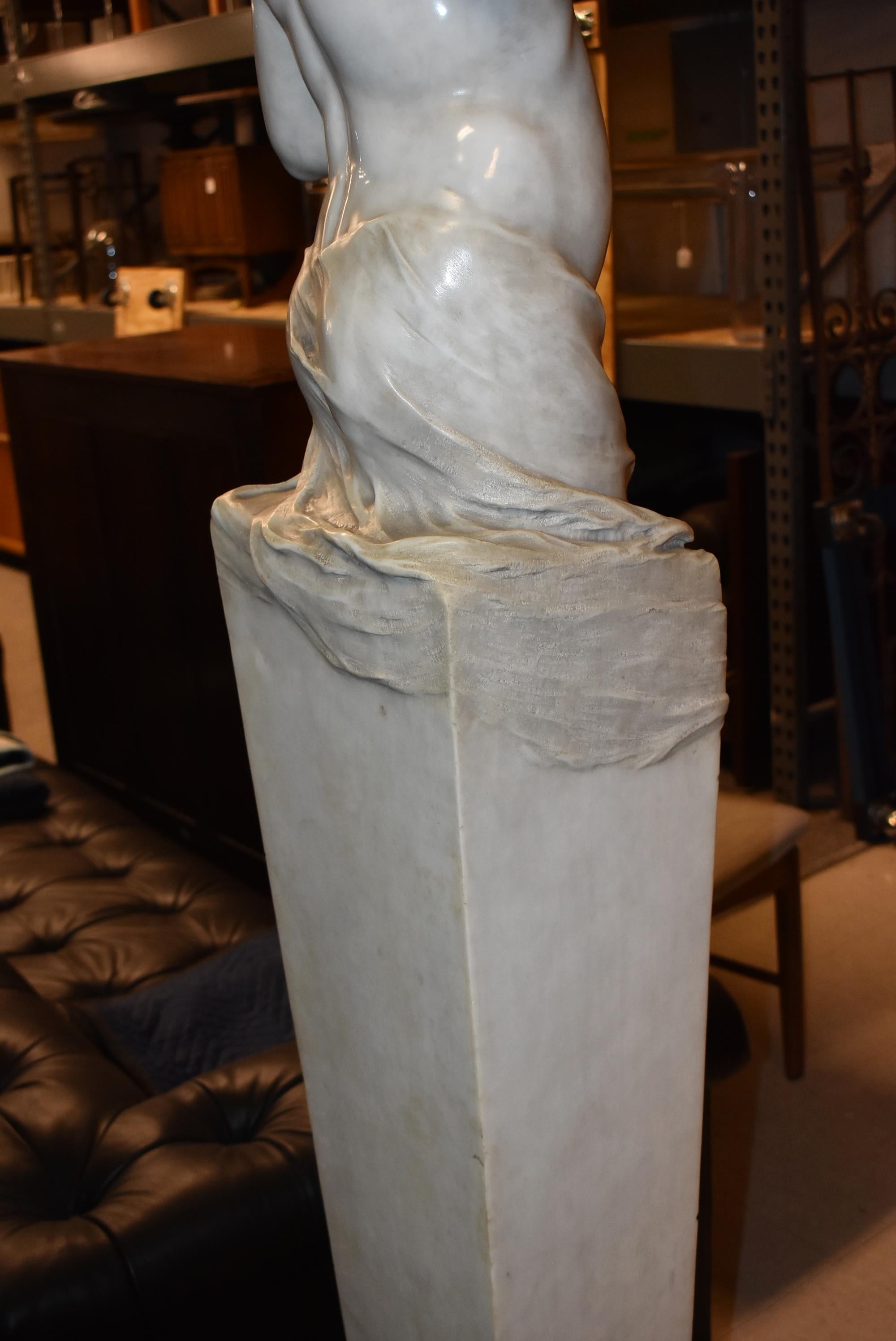 Italienische Marmormündungsstatuefigur aus Marmor, 75