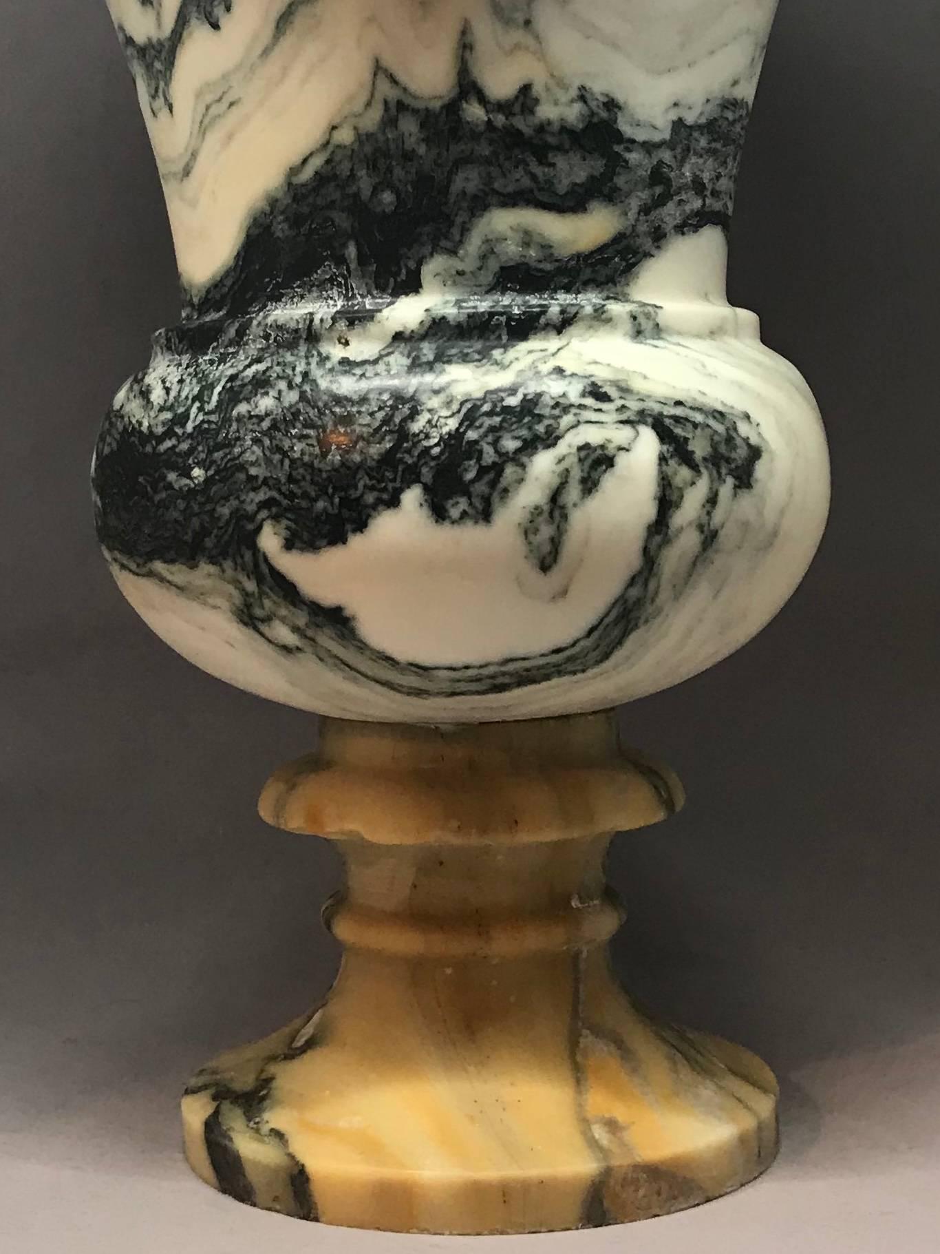 Italian Marble Medici Style Vase In Excellent Condition In New York, NY