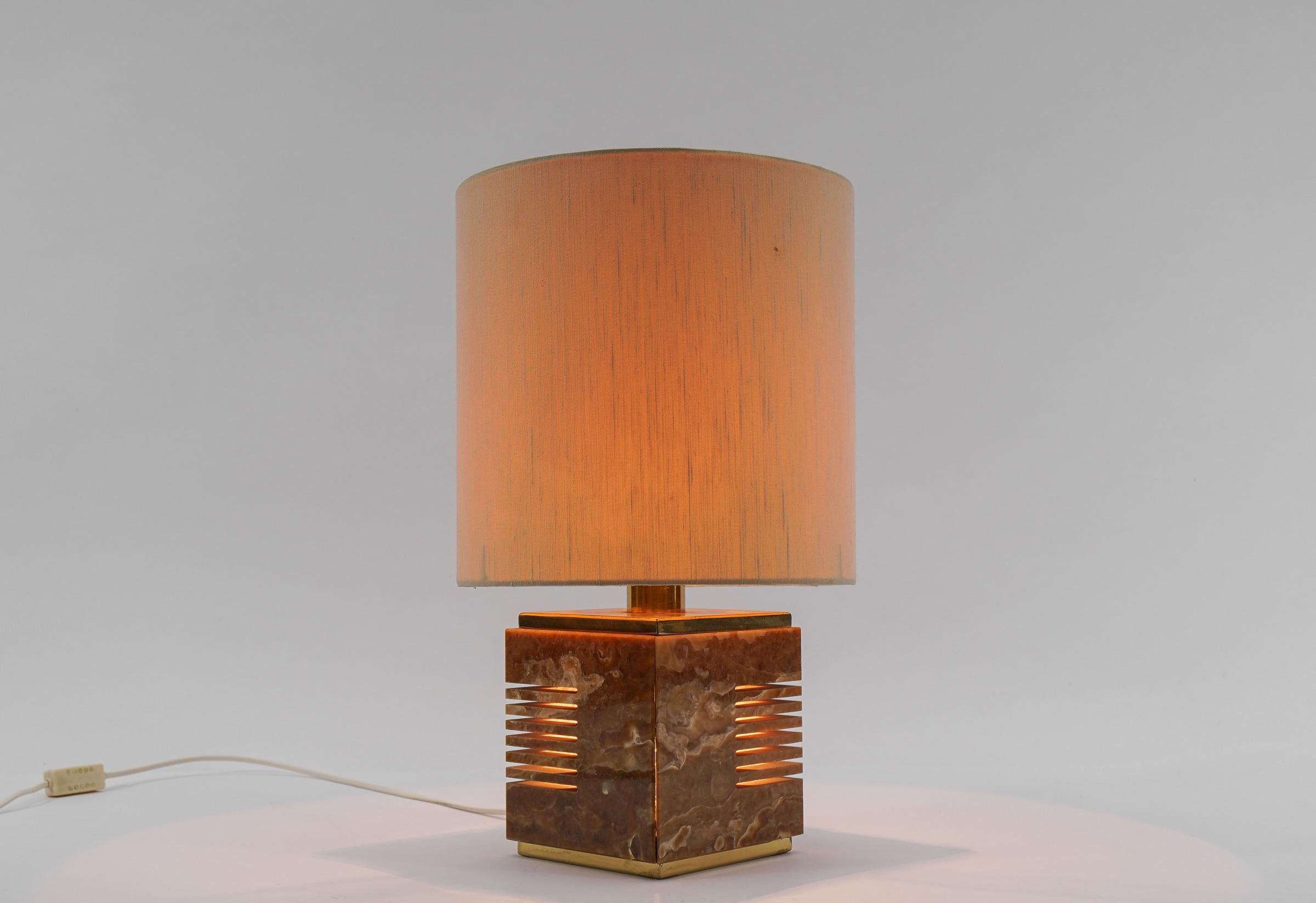 Italian Marble Mid-Century Modern Table Lamp, 1960s  For Sale 7
