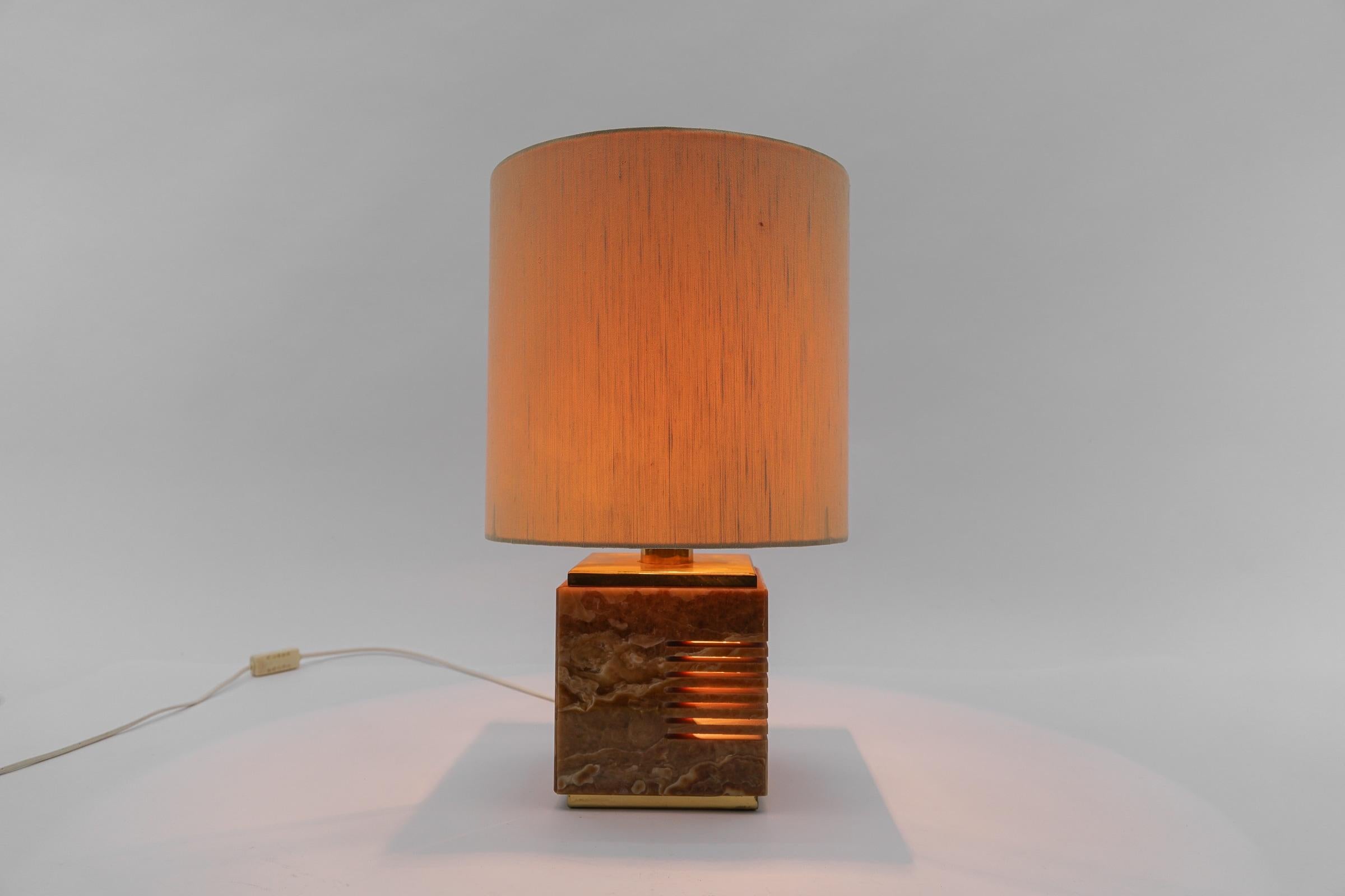 Italian Marble Mid-Century Modern Table Lamp, 1960s  For Sale 3