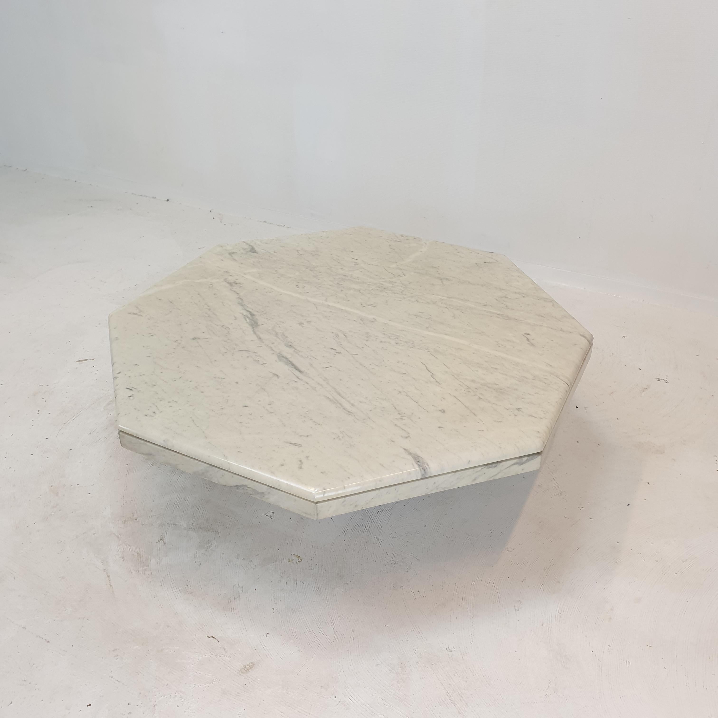 Italian Marble Octagon Coffee Table, 1980's For Sale 4