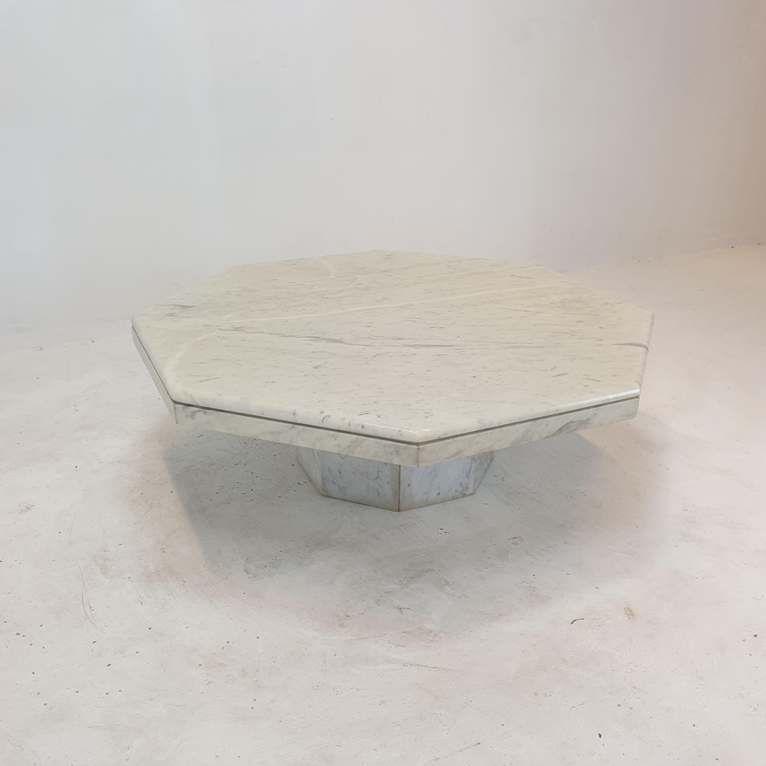 Italian Marble Octagon Coffee Table, 1980's For Sale 5
