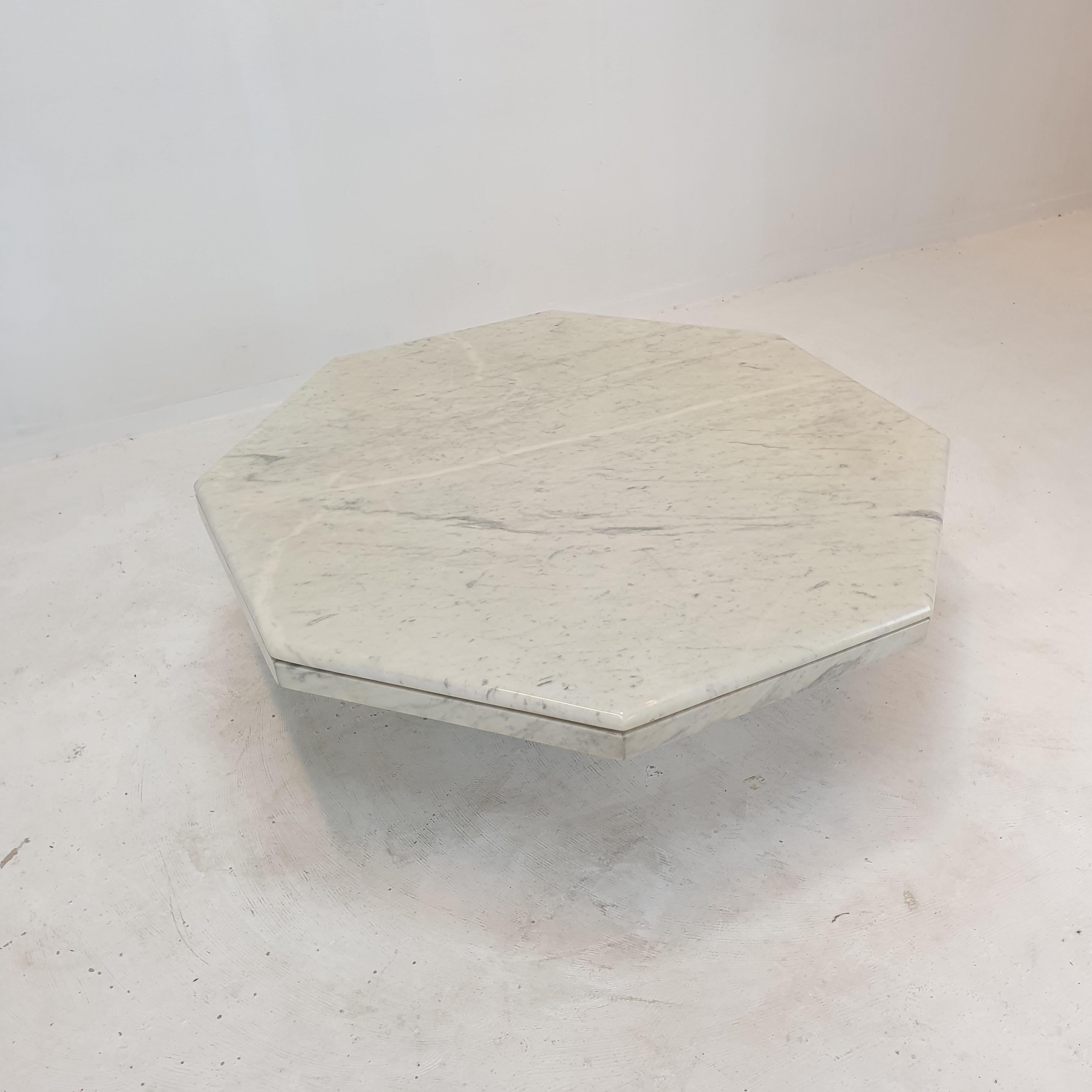 Italian Marble Octagon Coffee Table, 1980's For Sale 6