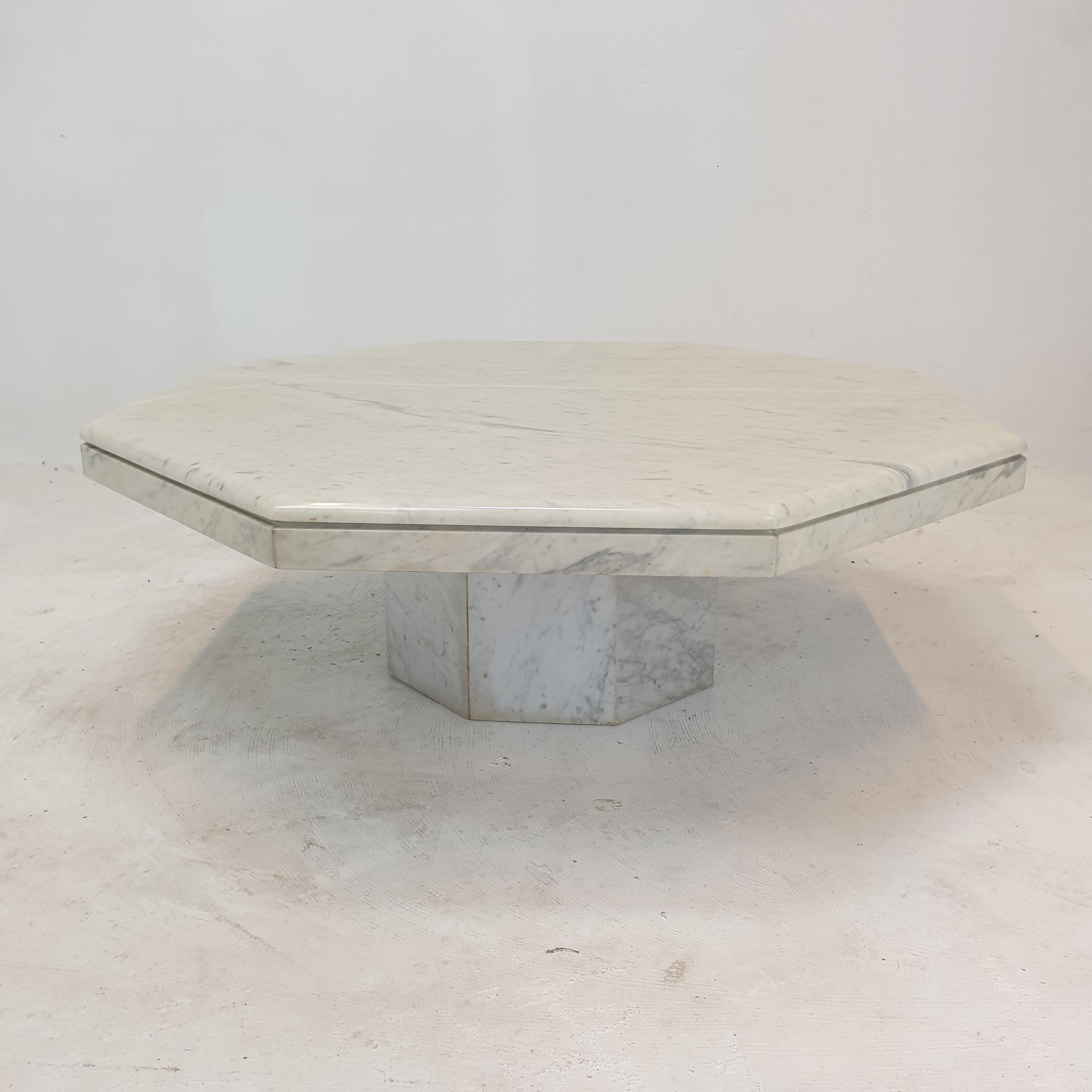Italian Marble Octagon Coffee Table, 1980's For Sale 10