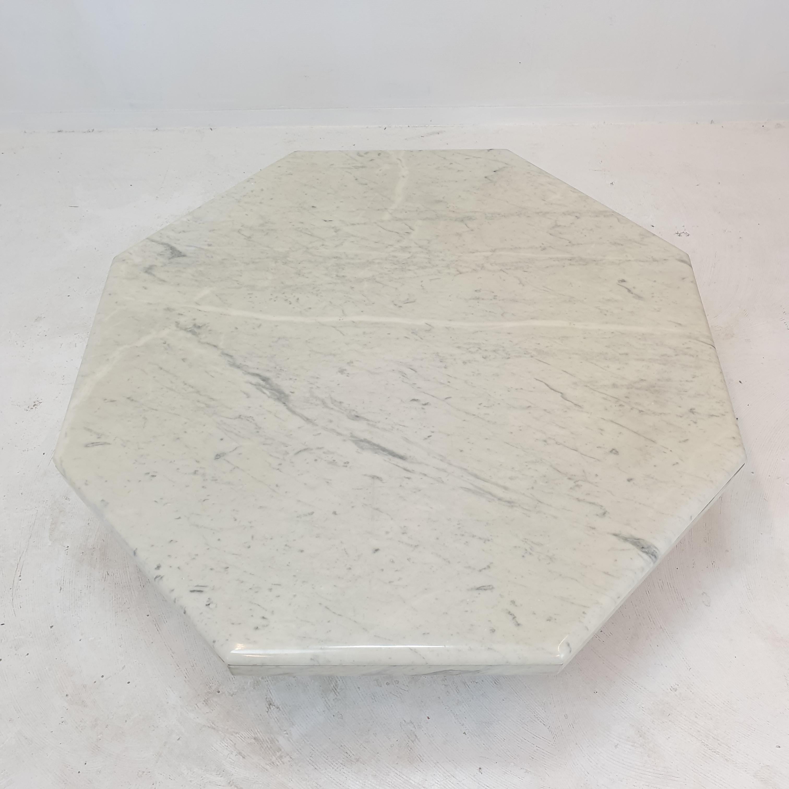 Italian Marble Octagon Coffee Table, 1980's For Sale 1