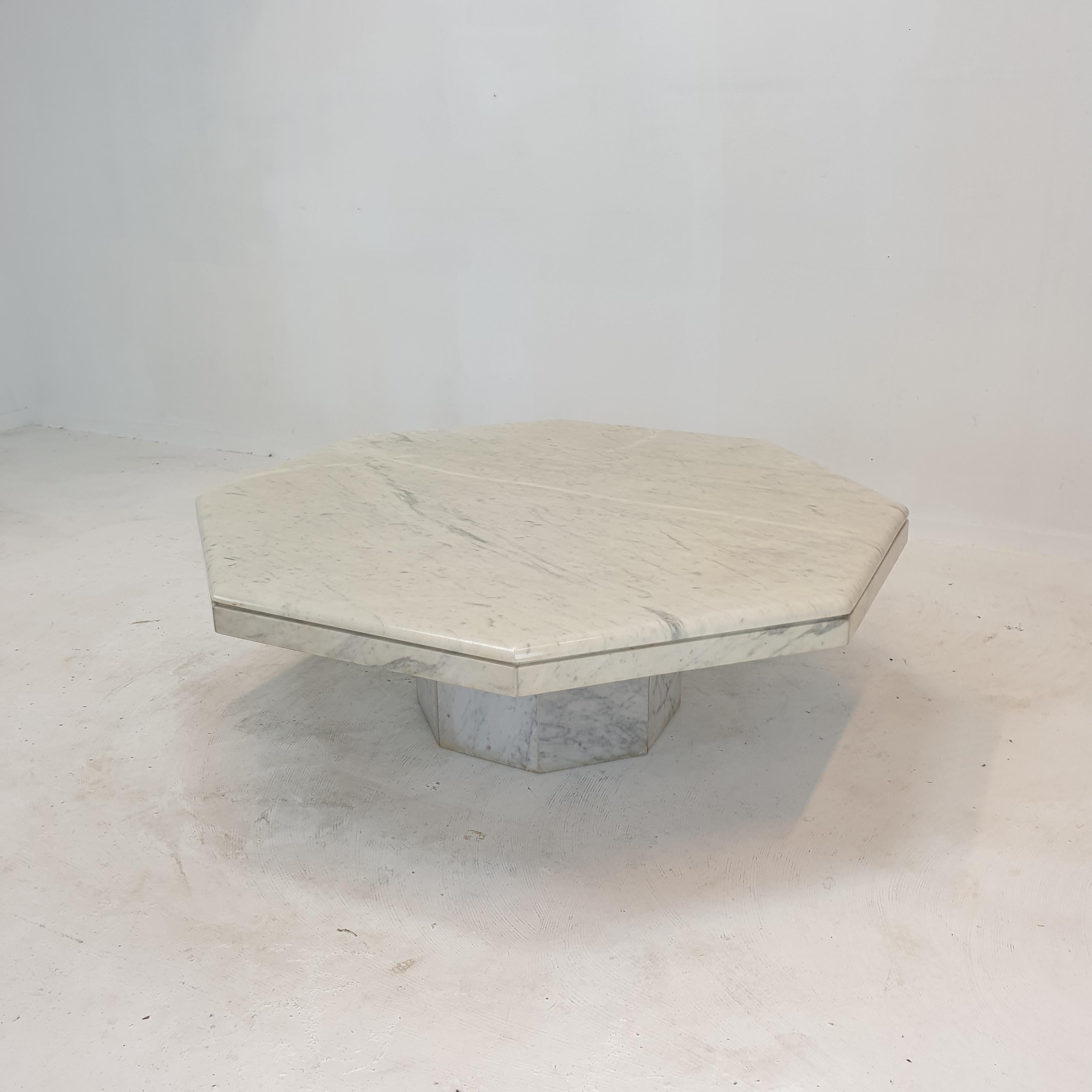 Italian Marble Octagon Coffee Table, 1980's For Sale 3